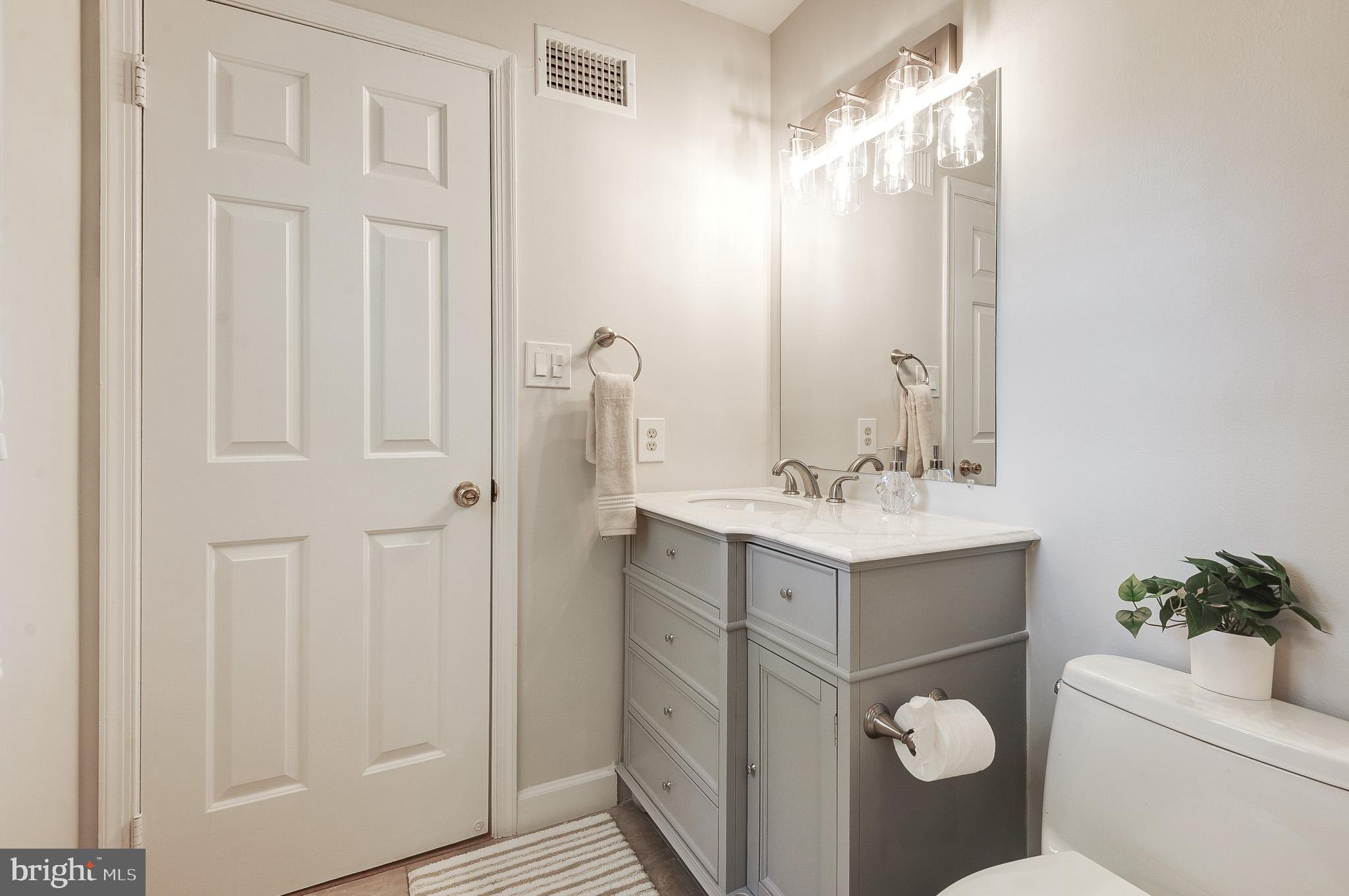 OAKTON GLEN - Residential
