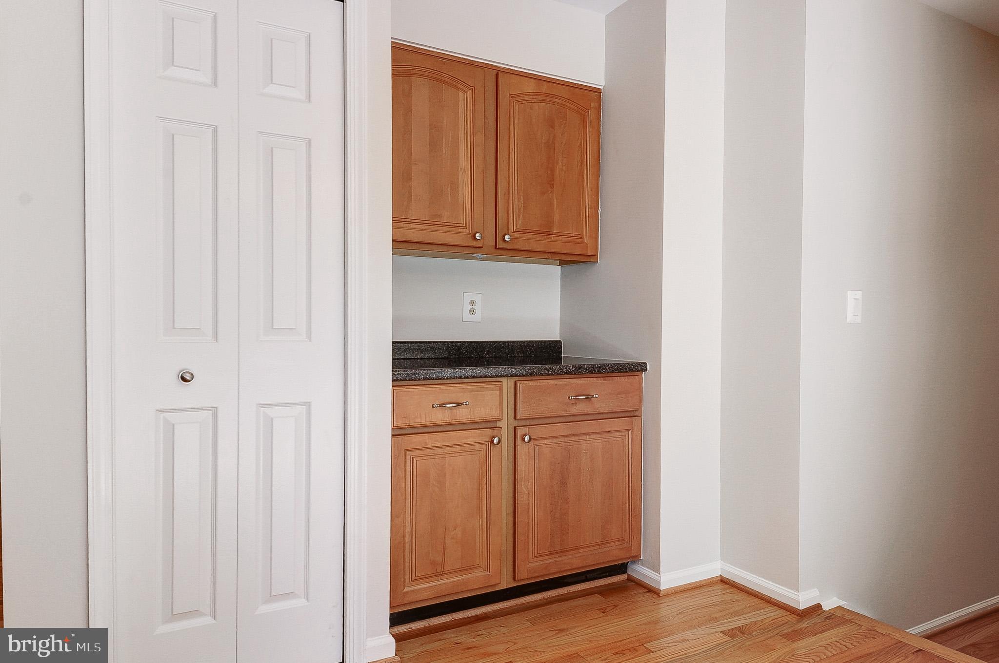 OAKTON GLEN - Residential