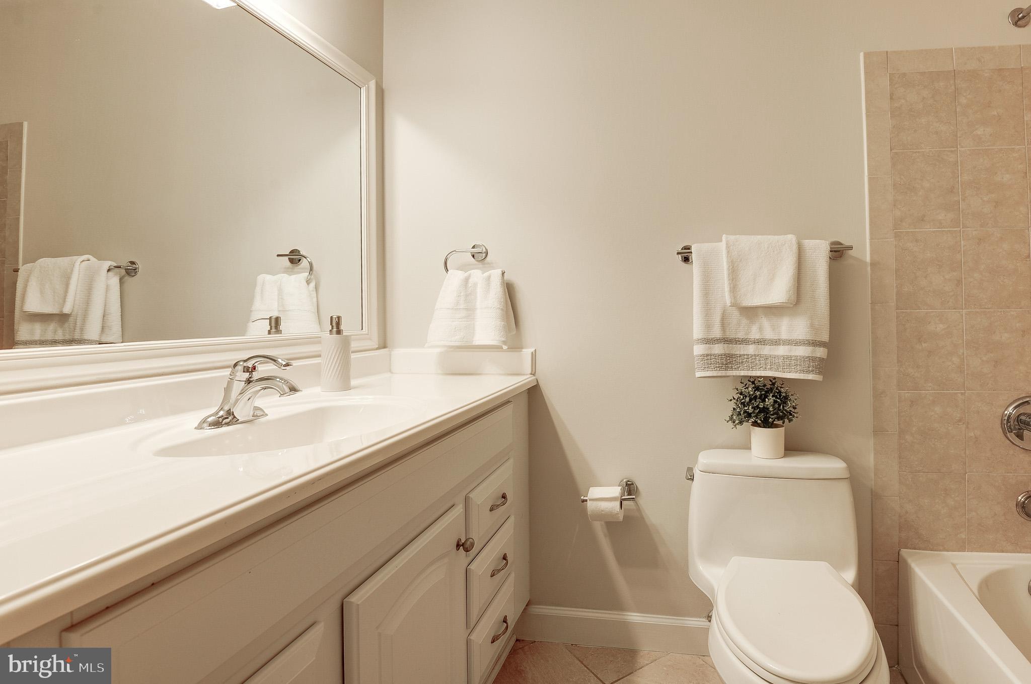 OAKTON GLEN - Residential