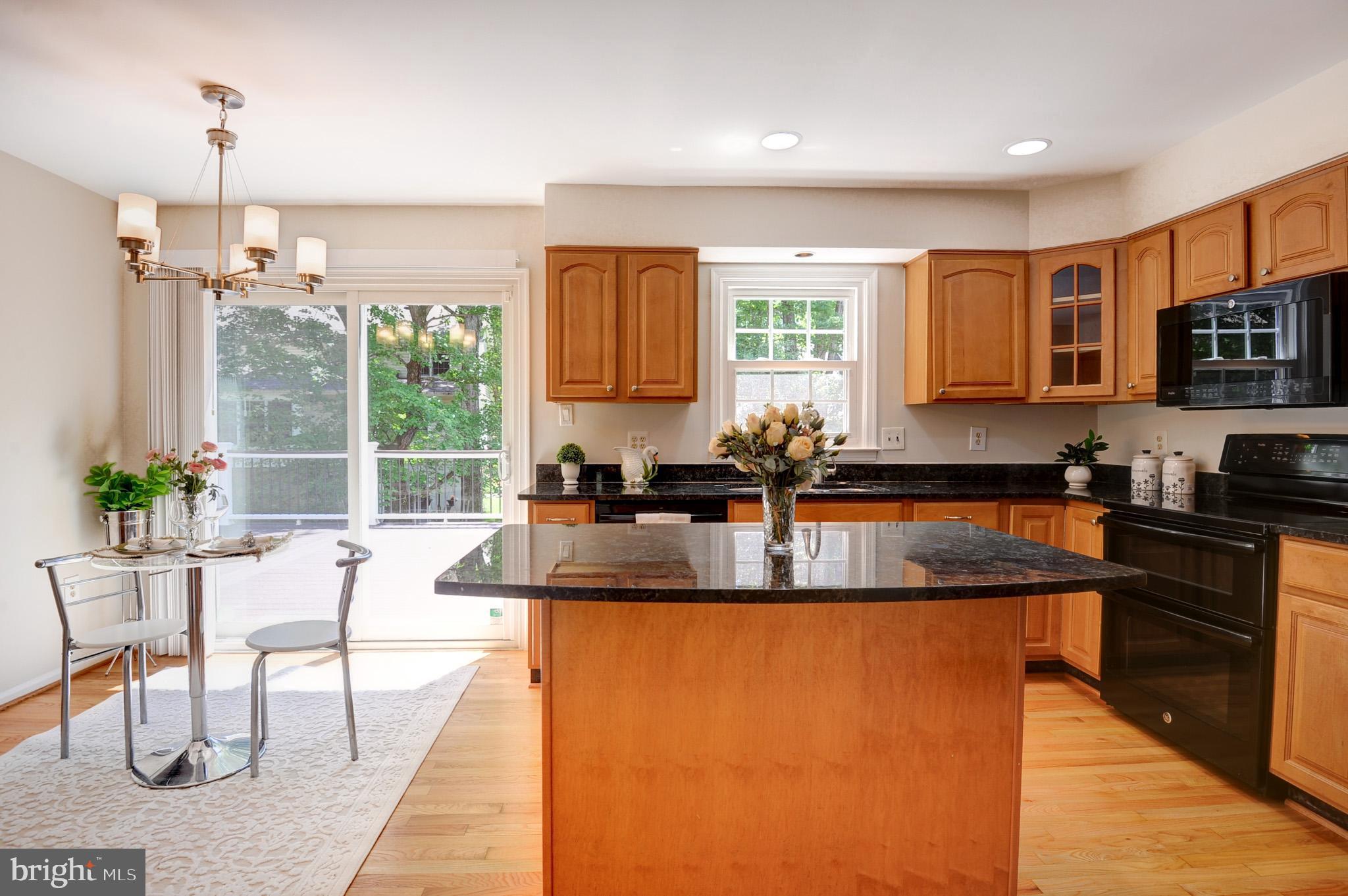 OAKTON GLEN - Residential
