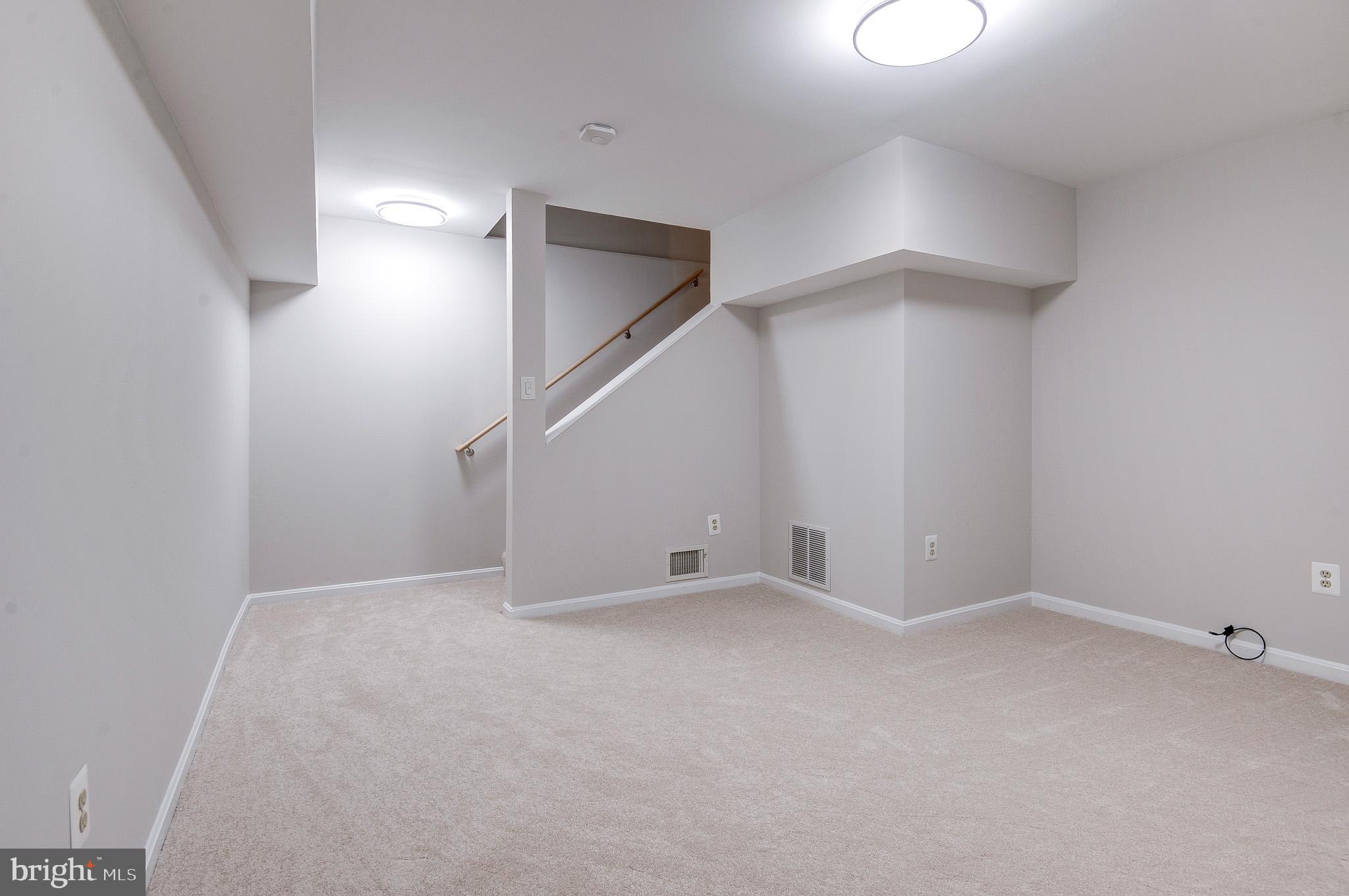 OAKTON GLEN - Residential