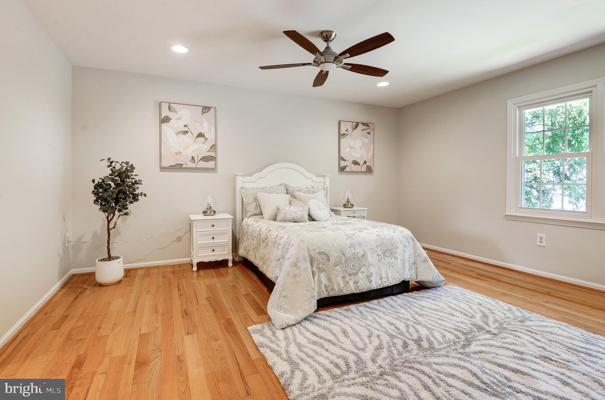 OAKTON GLEN - Residential