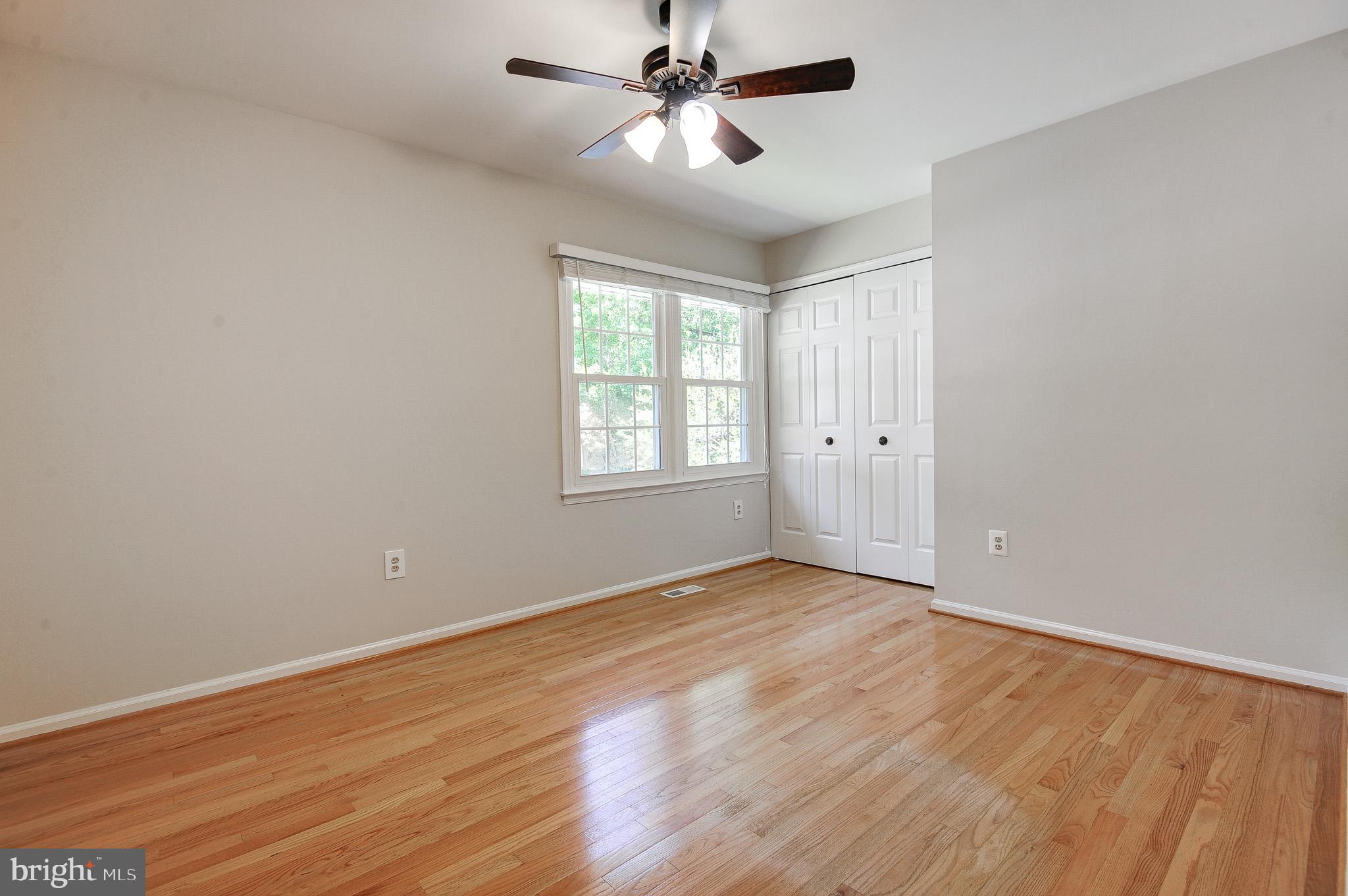 OAKTON GLEN - Residential