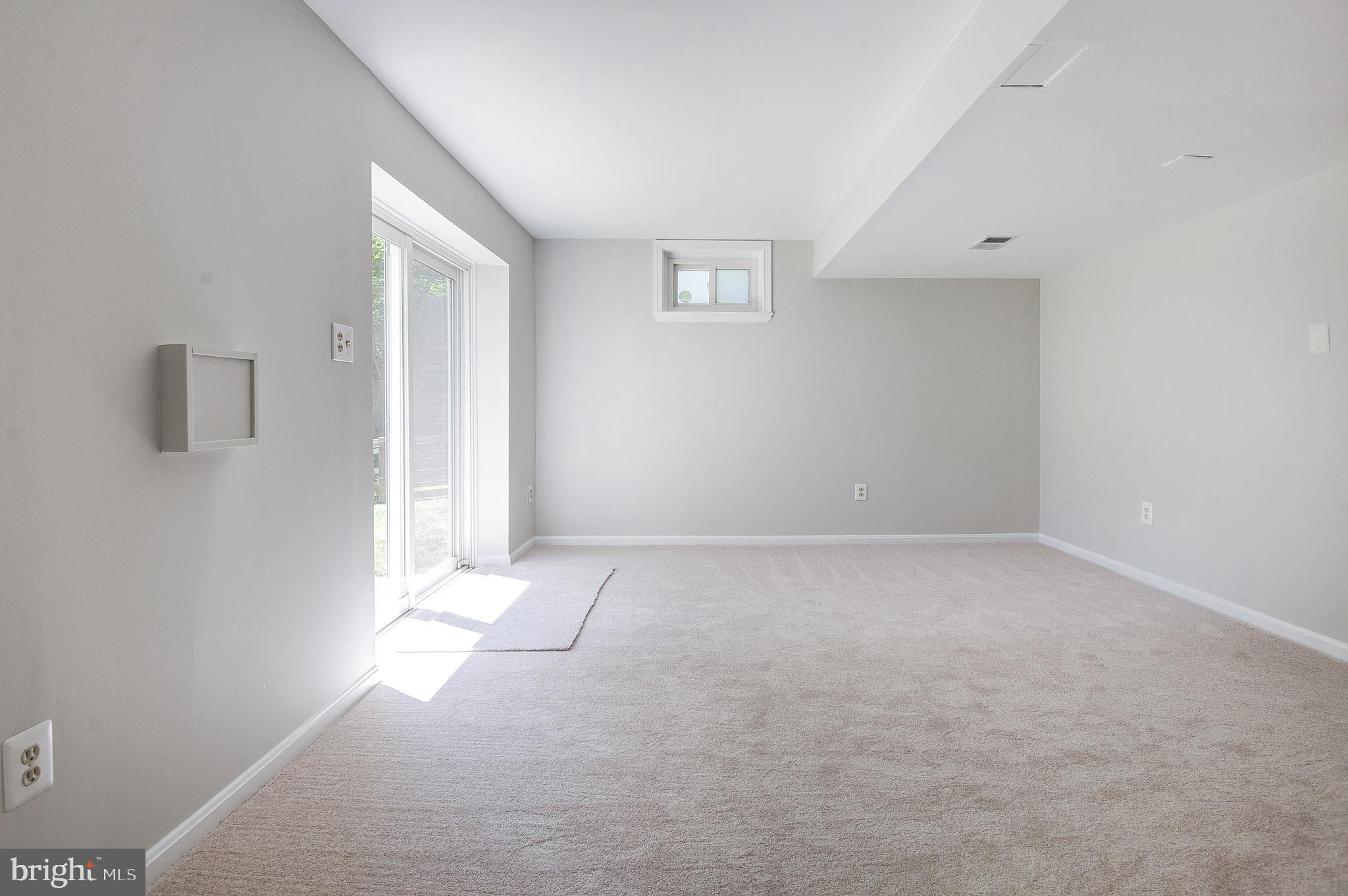 OAKTON GLEN - Residential
