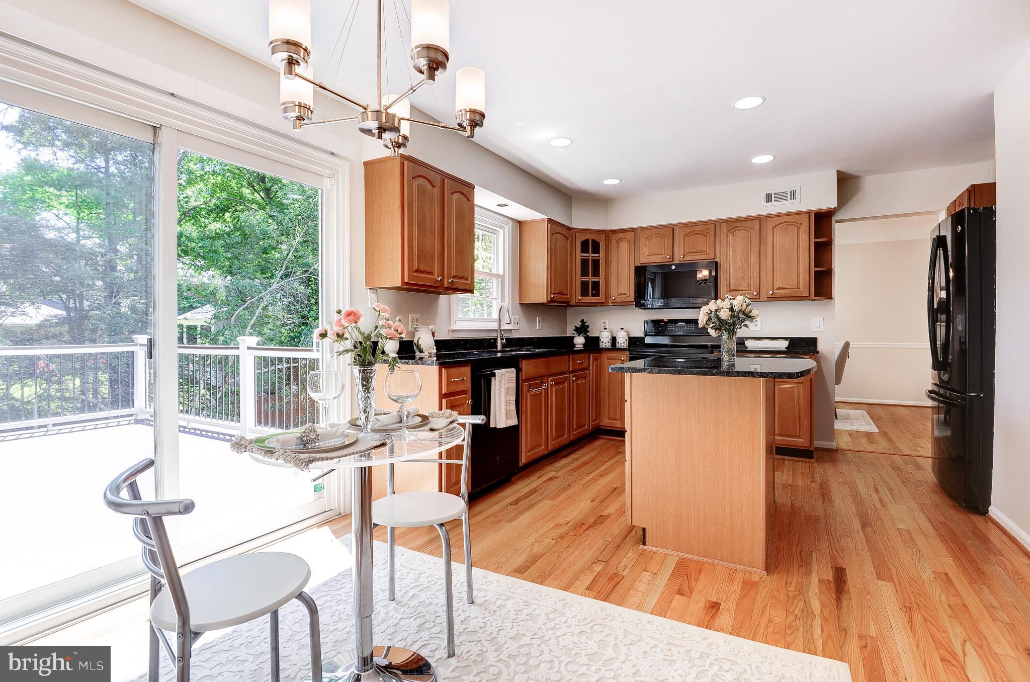 OAKTON GLEN - Residential