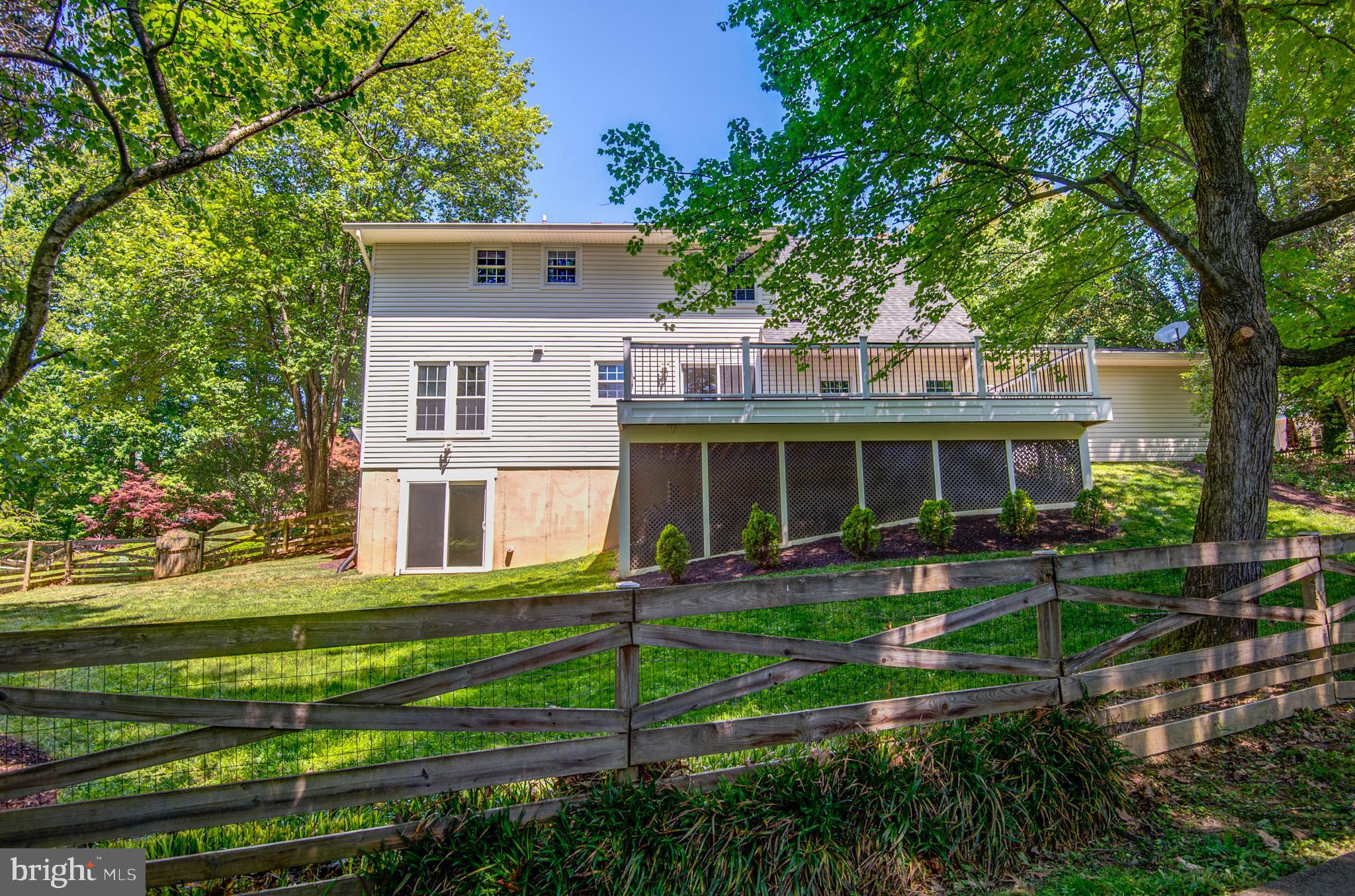 OAKTON GLEN - Residential