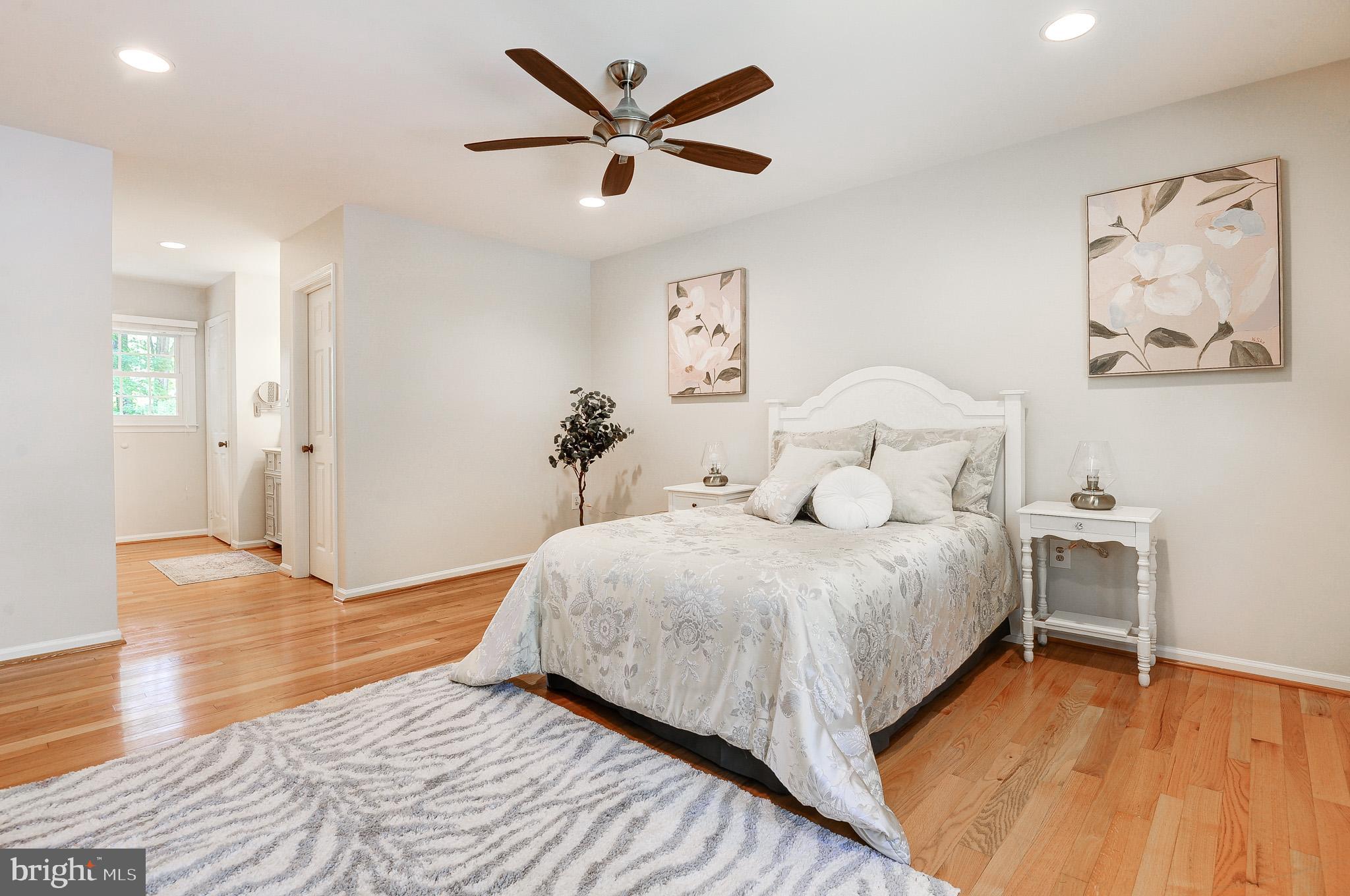 OAKTON GLEN - Residential