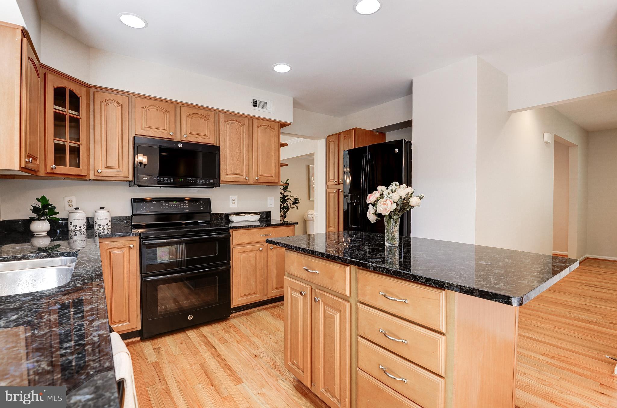 OAKTON GLEN - Residential