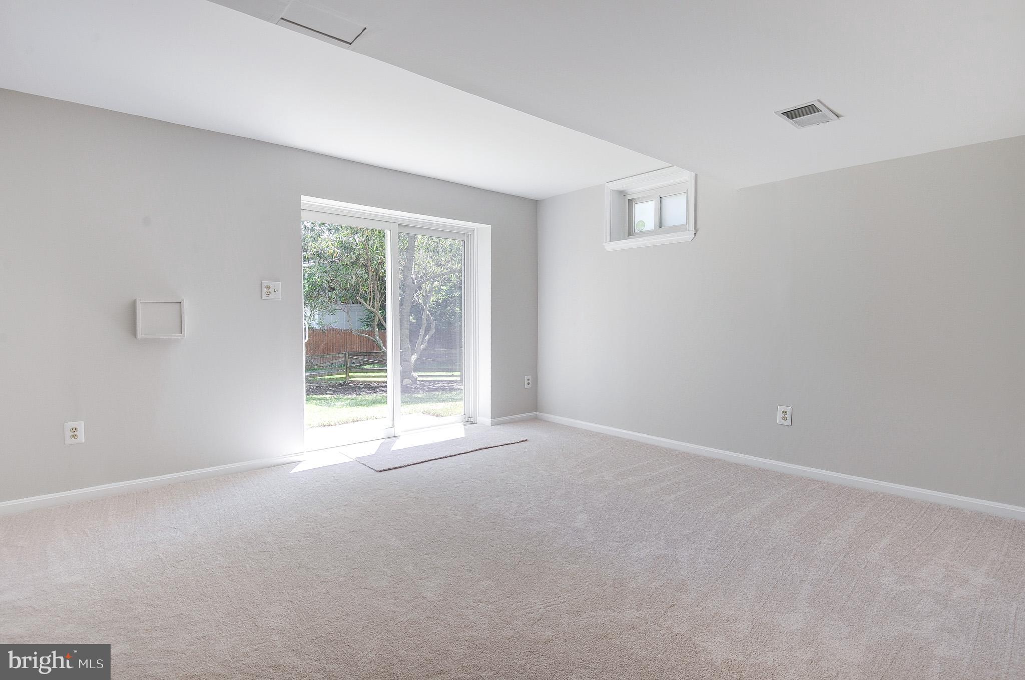 OAKTON GLEN - Residential