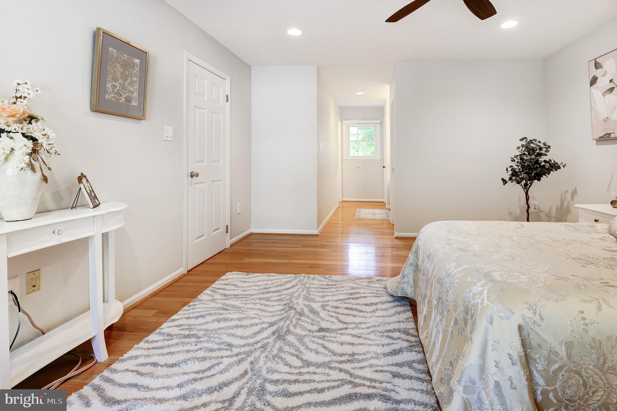OAKTON GLEN - Residential