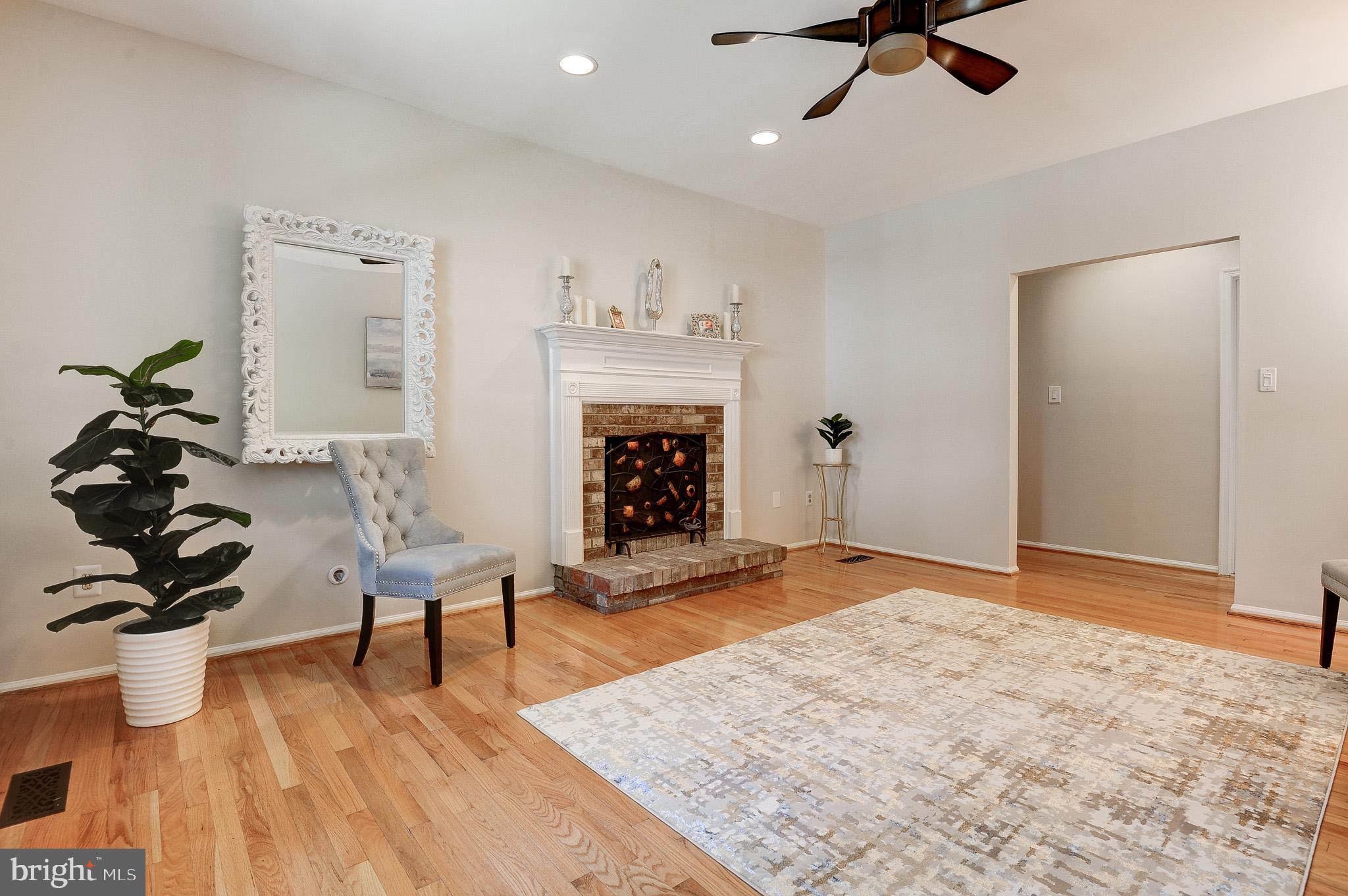OAKTON GLEN - Residential