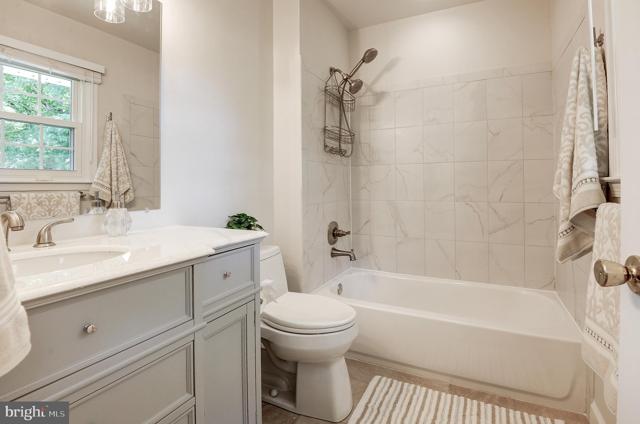 OAKTON GLEN - Residential