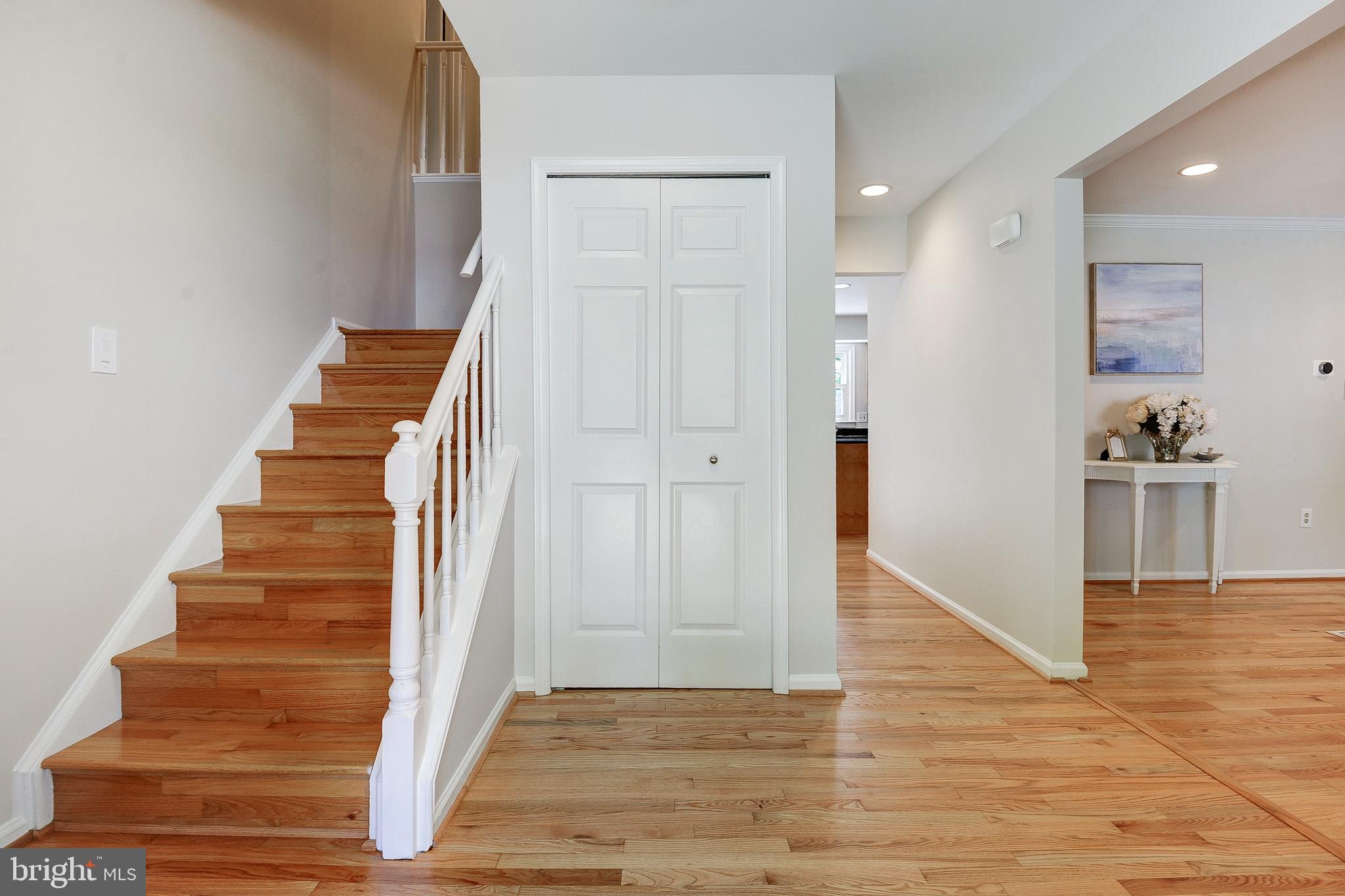 OAKTON GLEN - Residential