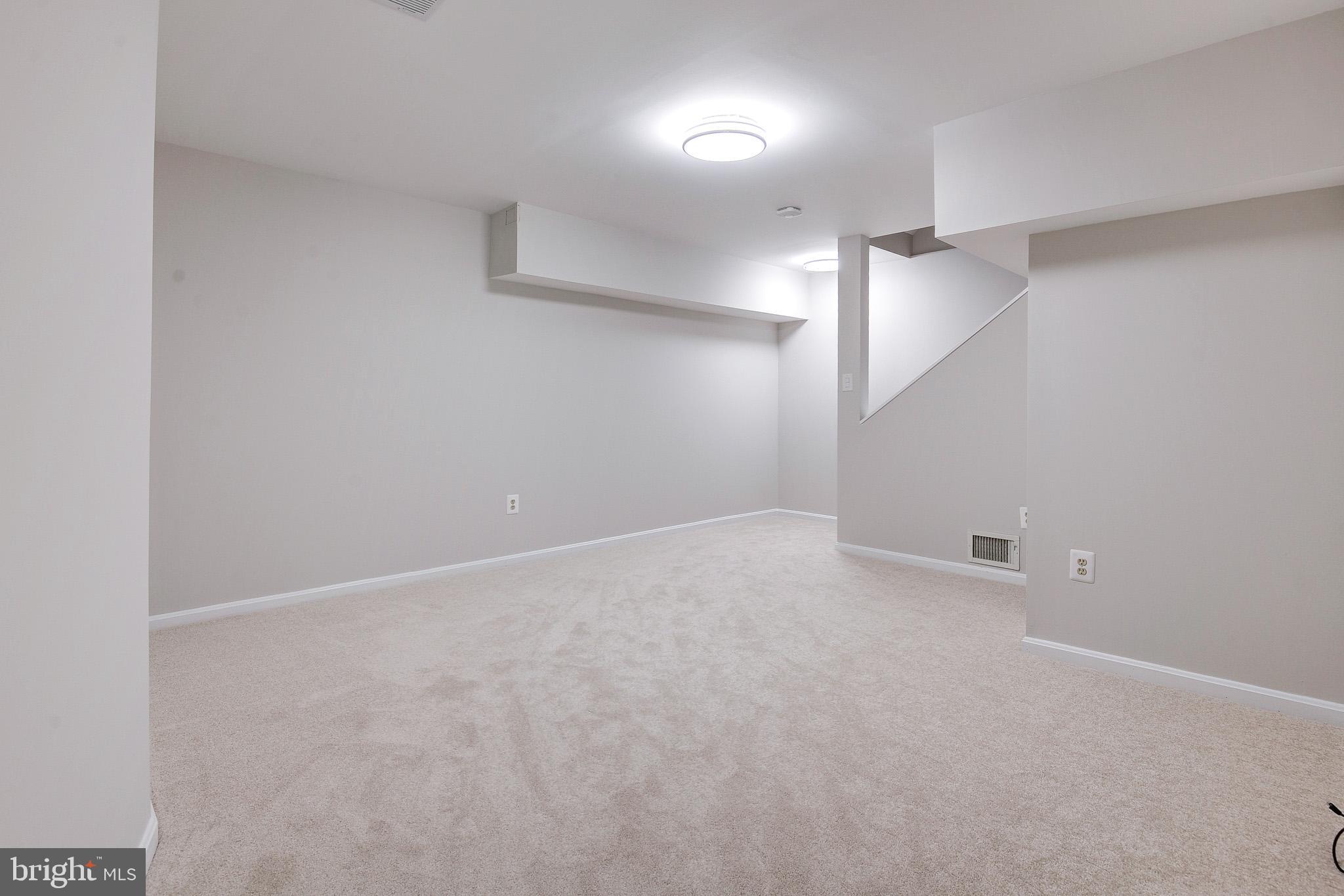 OAKTON GLEN - Residential