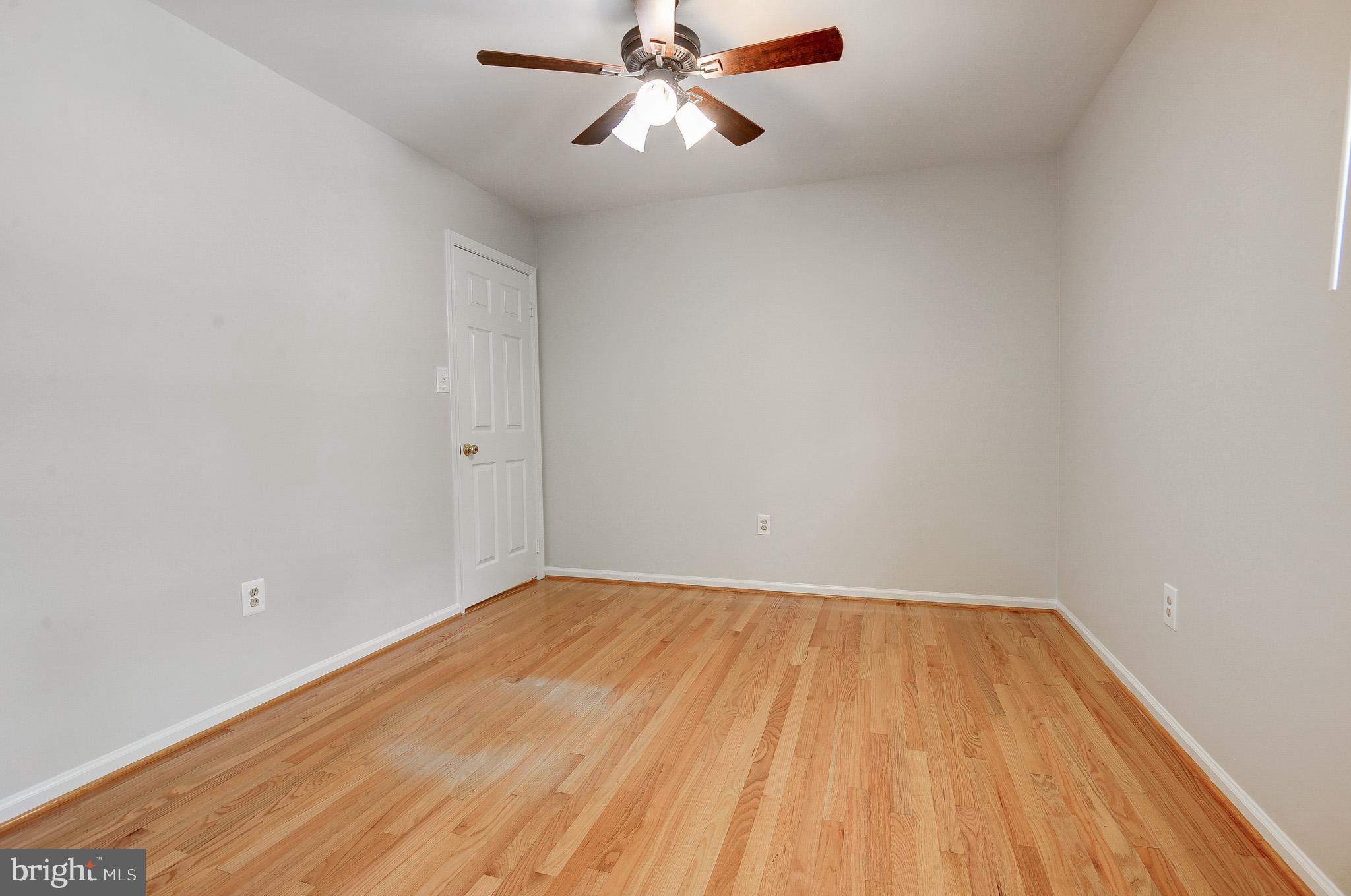 OAKTON GLEN - Residential