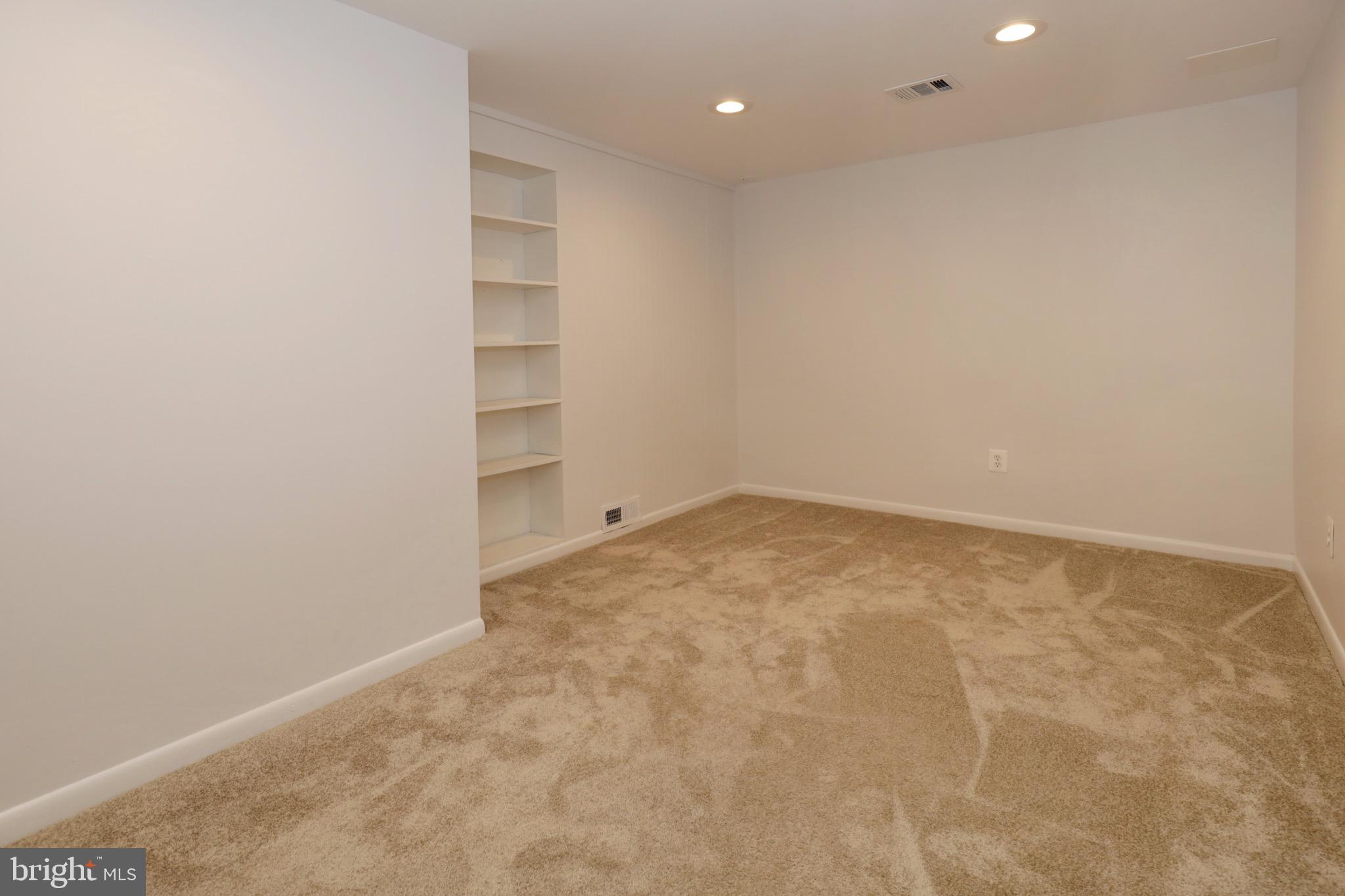 ORANGE HUNT ESTATES - Residential