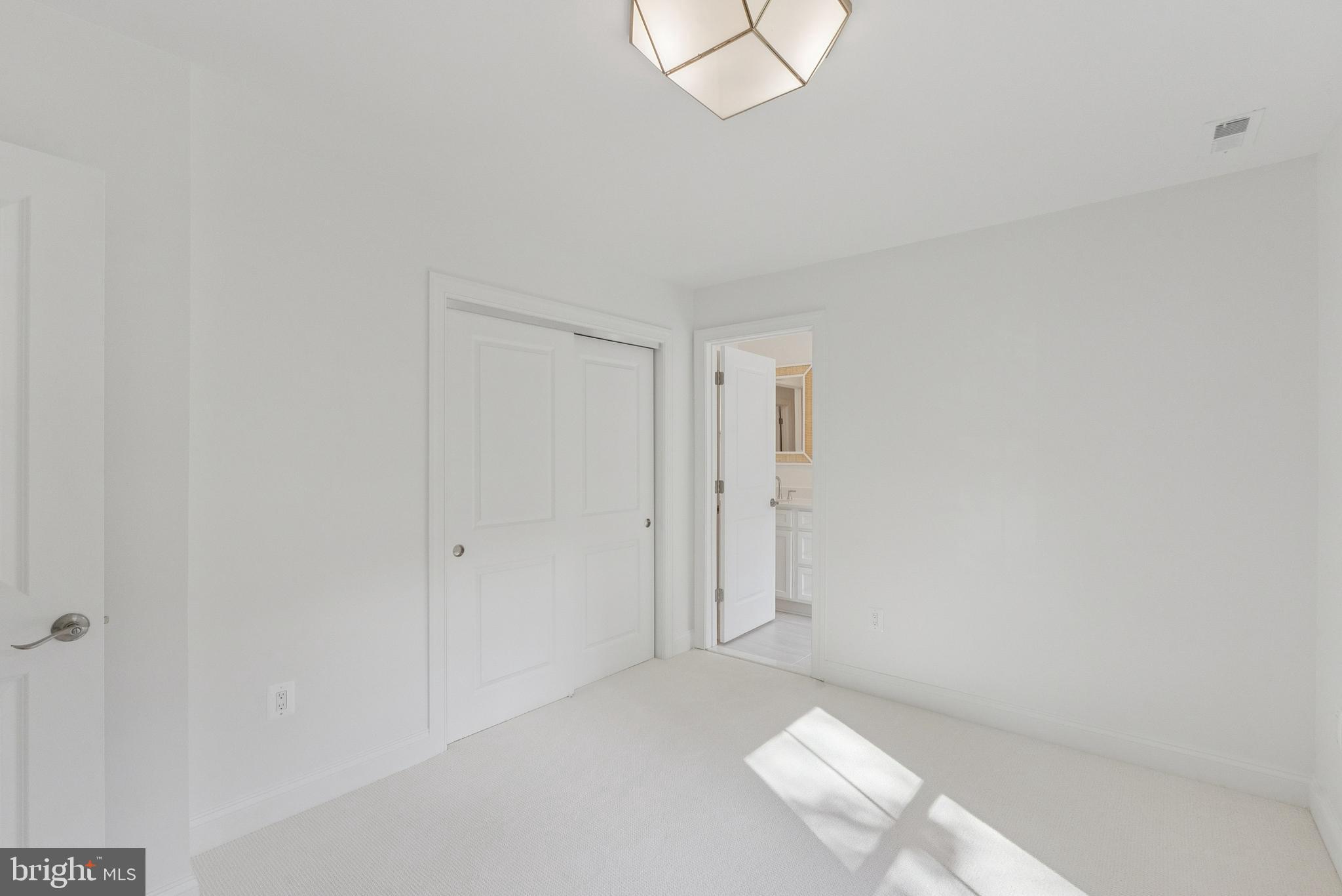 DOUGLAS PARK - Residential