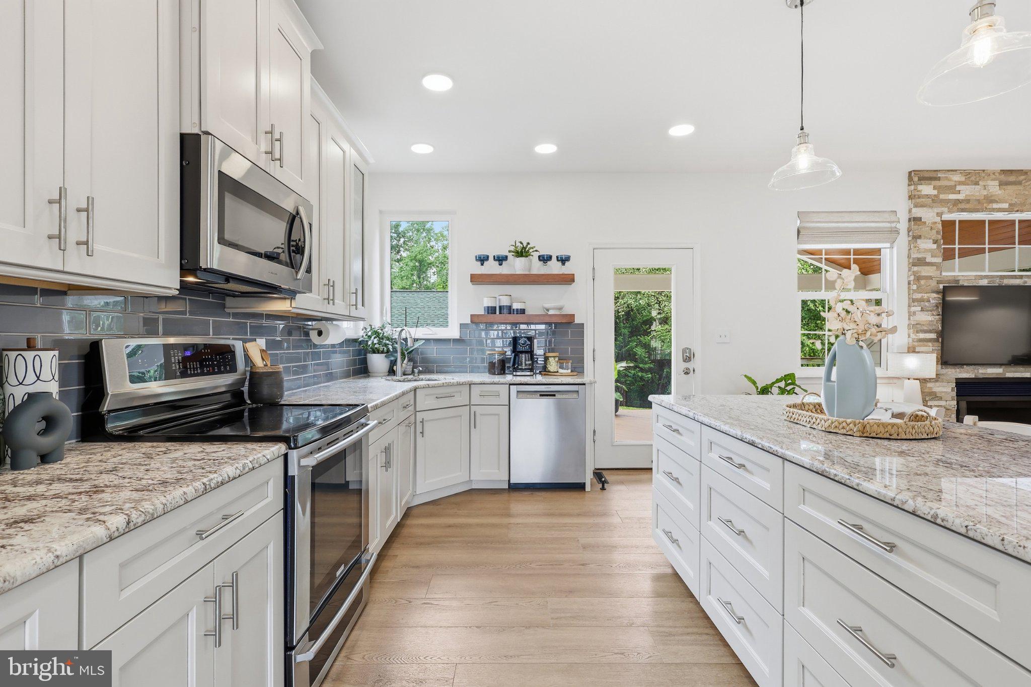 10009 BORELAND COURT
