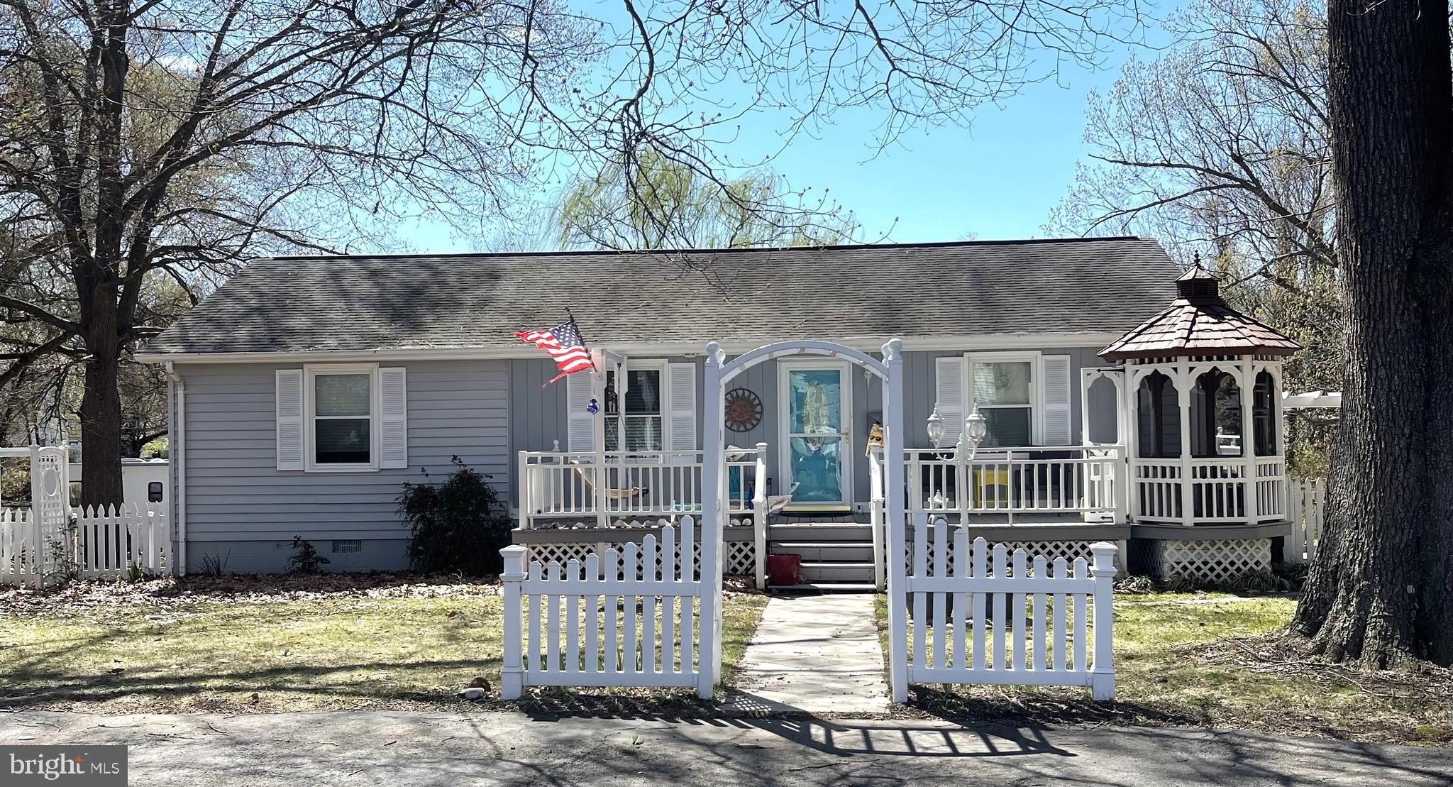 BLUFF POINT - Residential