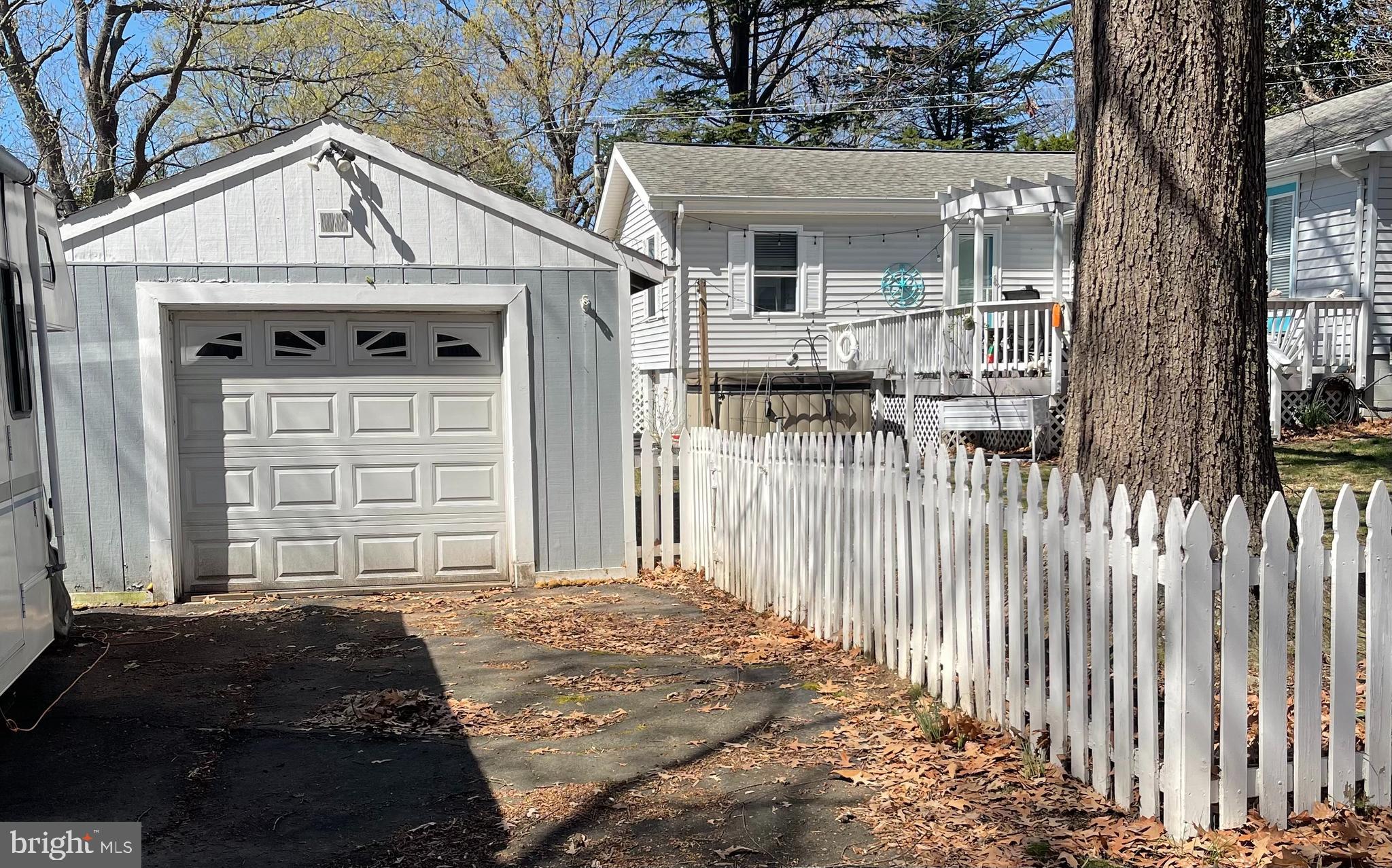 BLUFF POINT - Residential