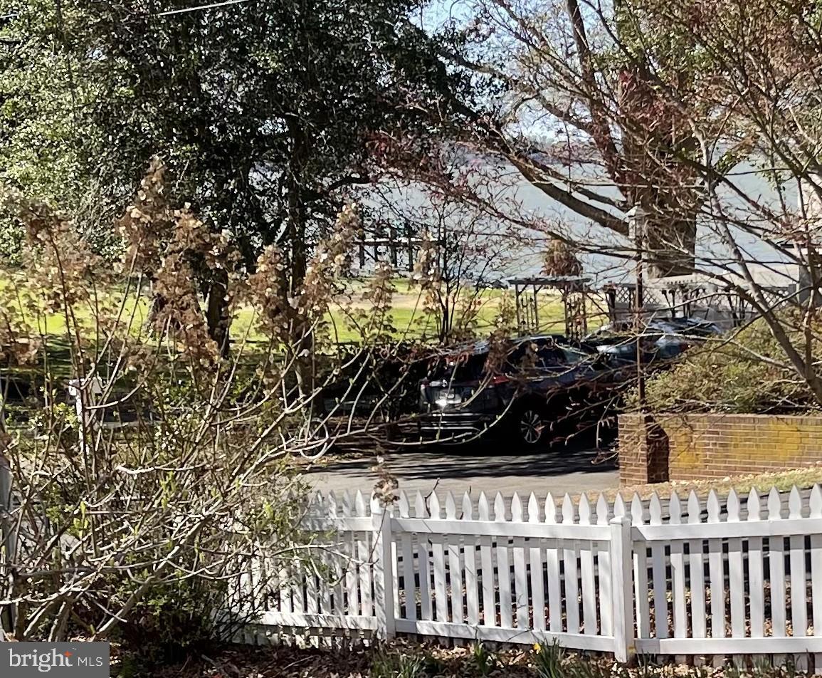 BLUFF POINT - Residential