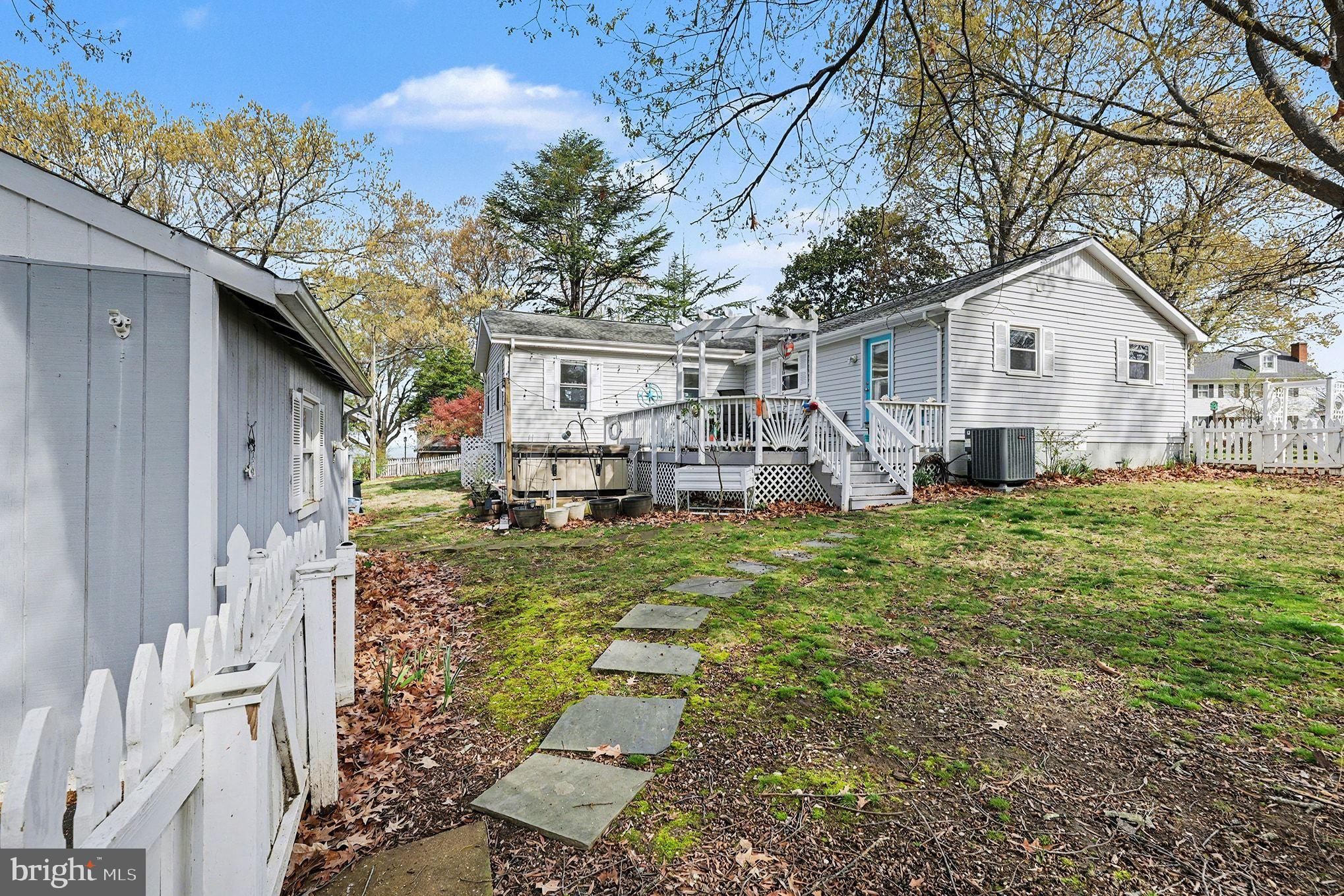BLUFF POINT - Residential
