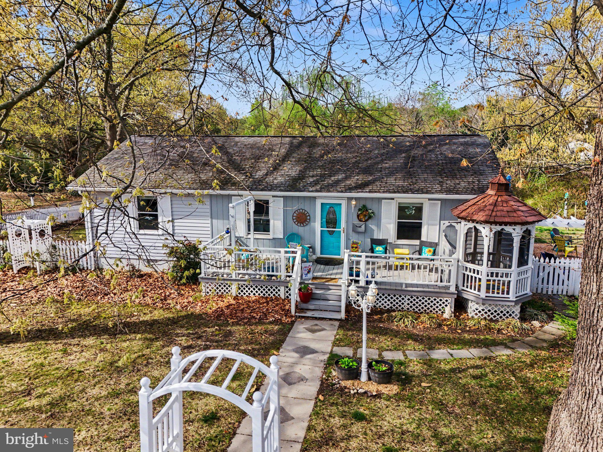 BLUFF POINT - Residential