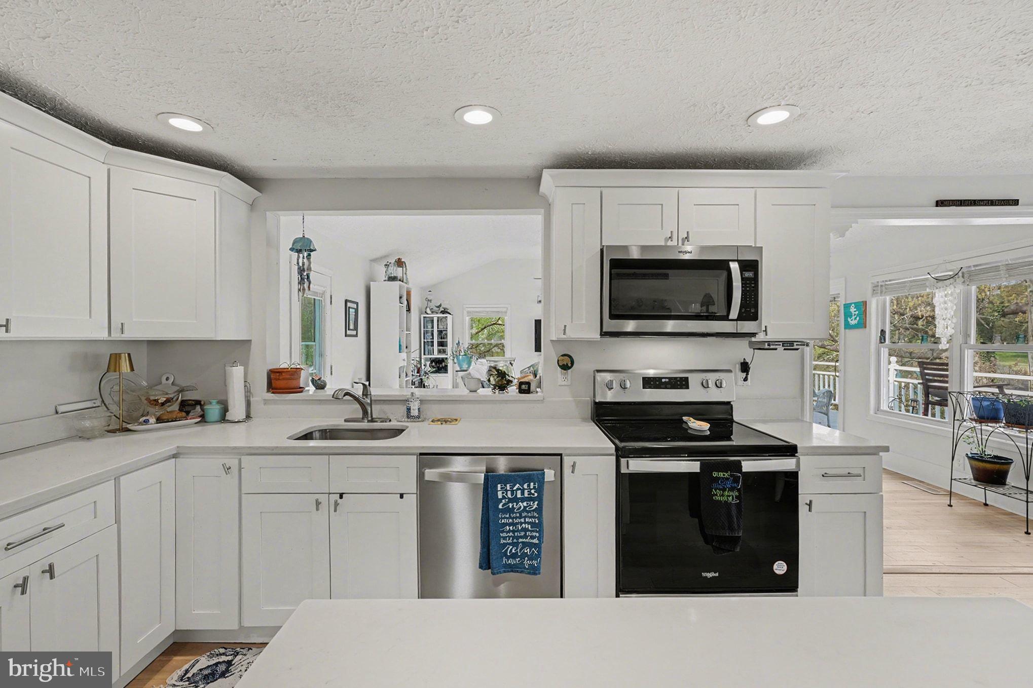 BLUFF POINT - Residential