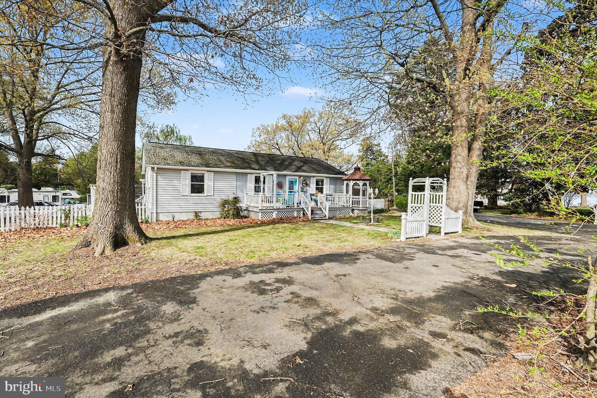 BLUFF POINT - Residential