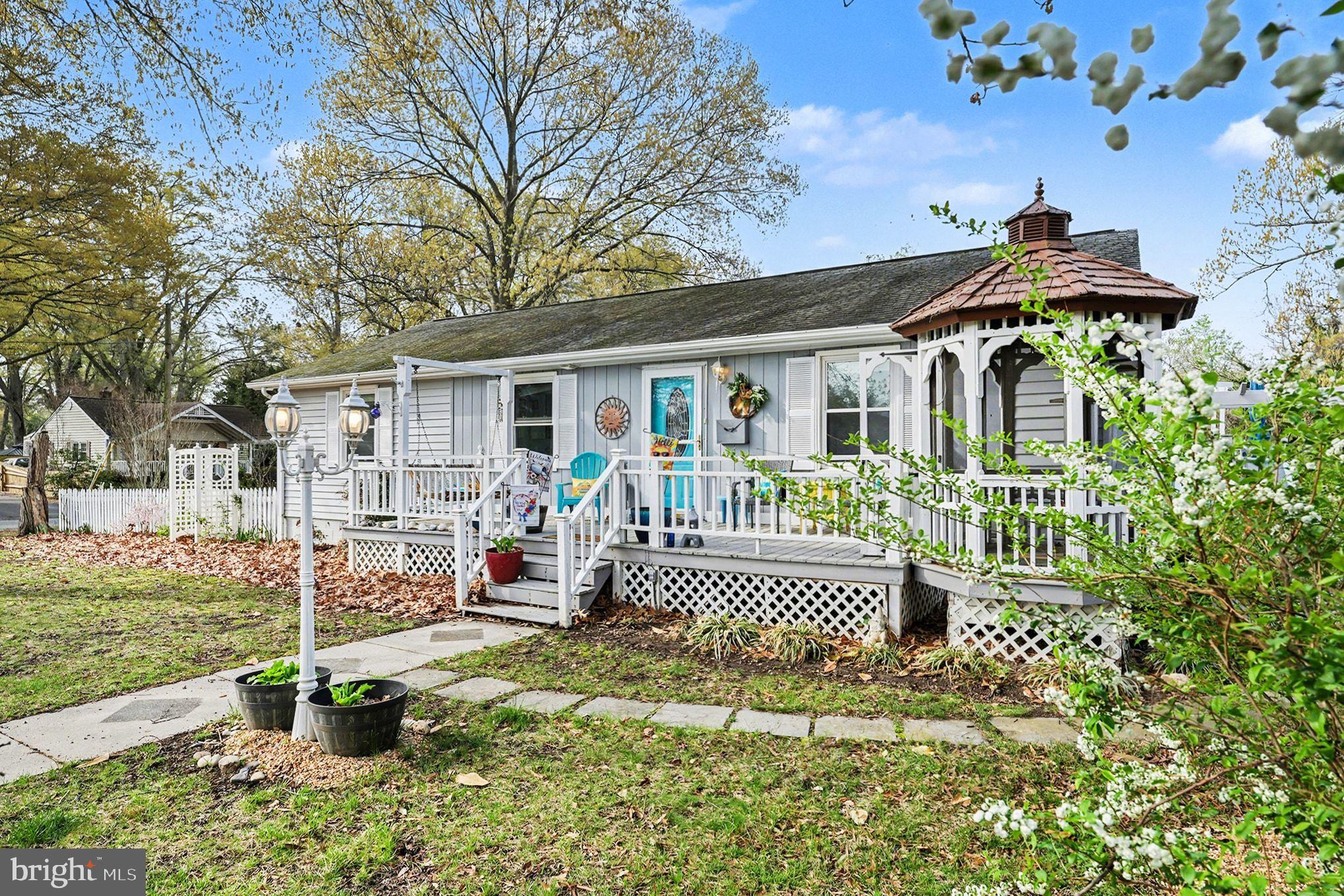 BLUFF POINT - Residential