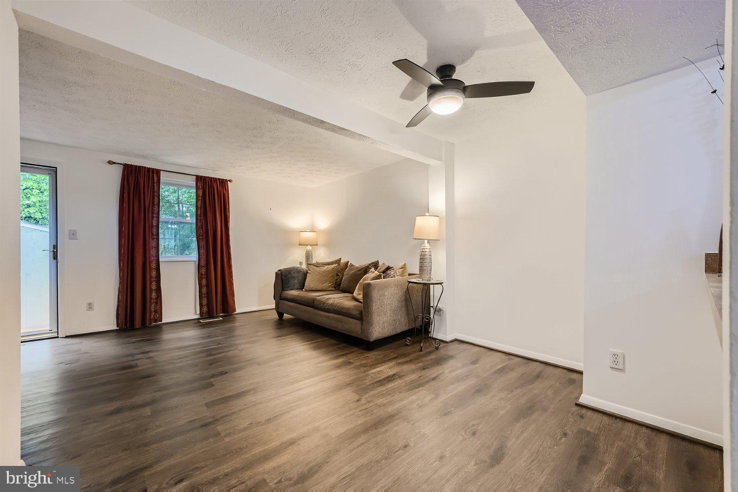 HARMANS WOODS - Residential