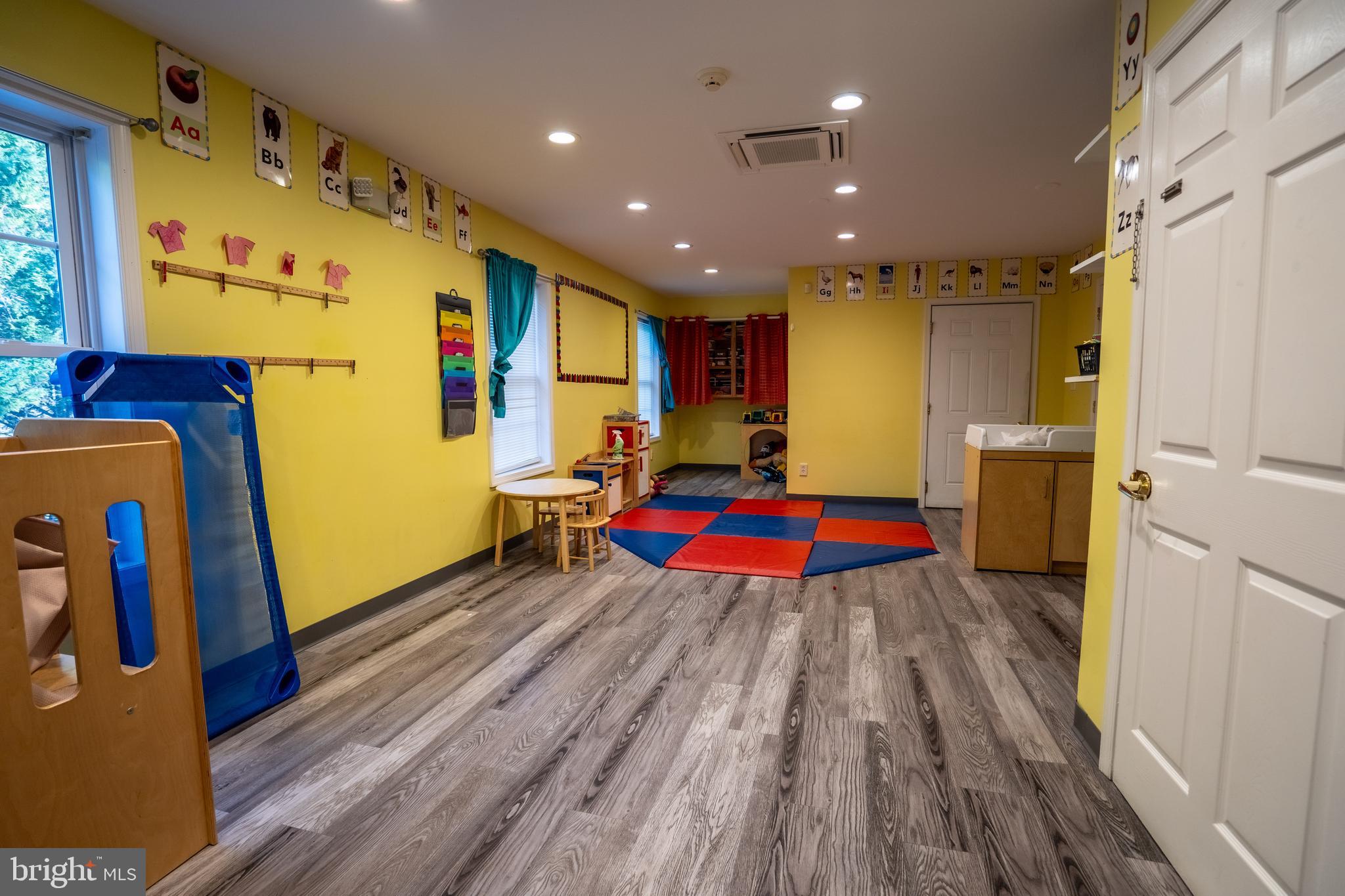 DENT HILL - Commercial Lease