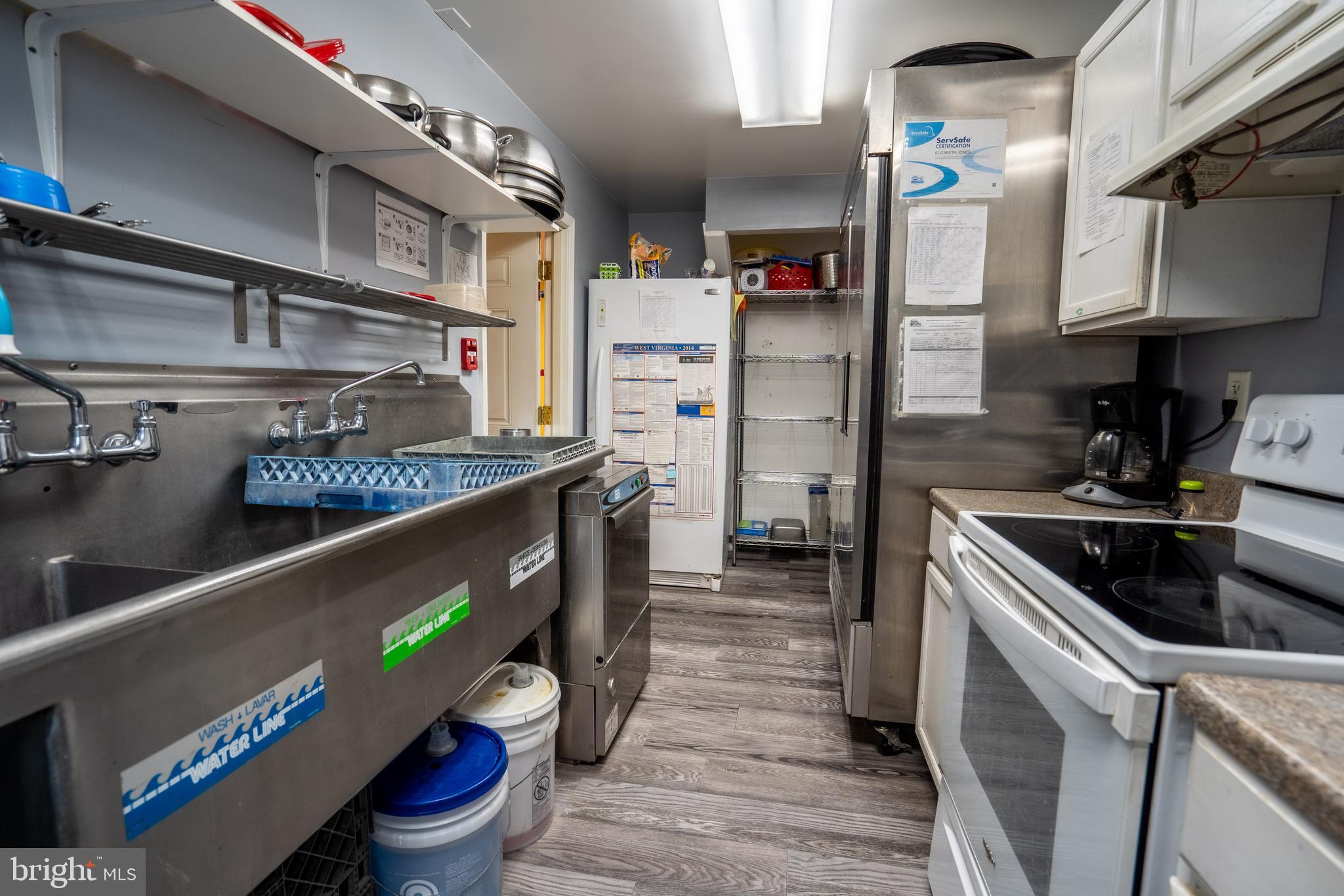 DENT HILL - Commercial Lease