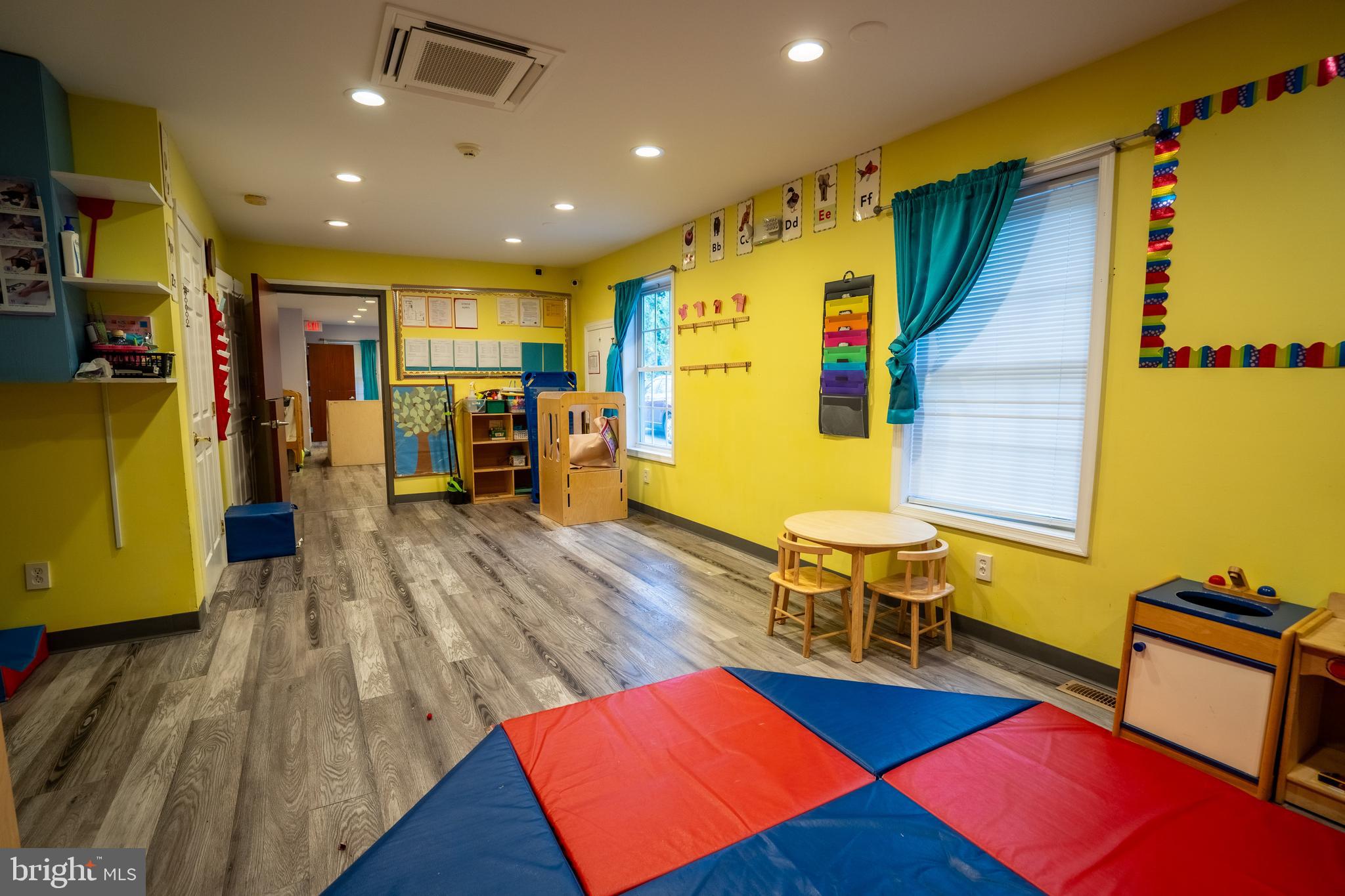 DENT HILL - Commercial Lease