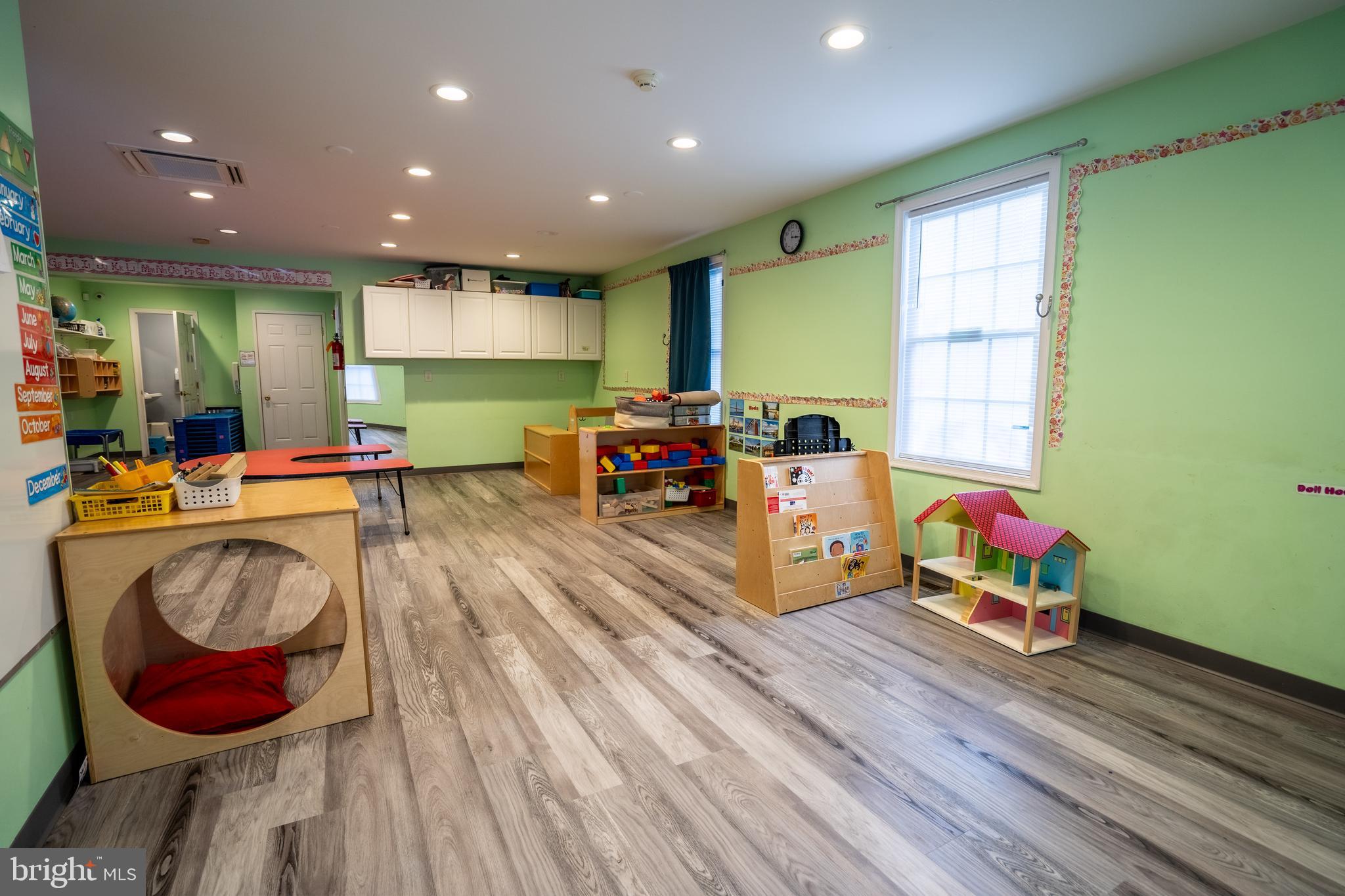 DENT HILL - Commercial Lease