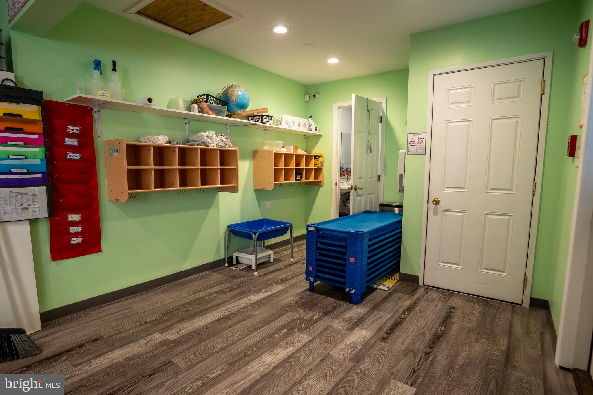 DENT HILL - Commercial Lease