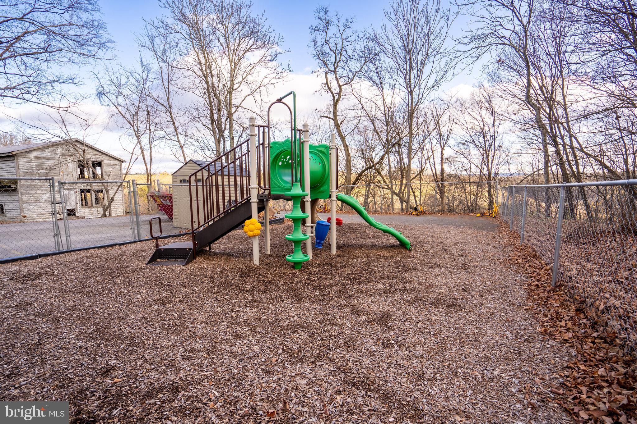 DENT HILL - Commercial Lease