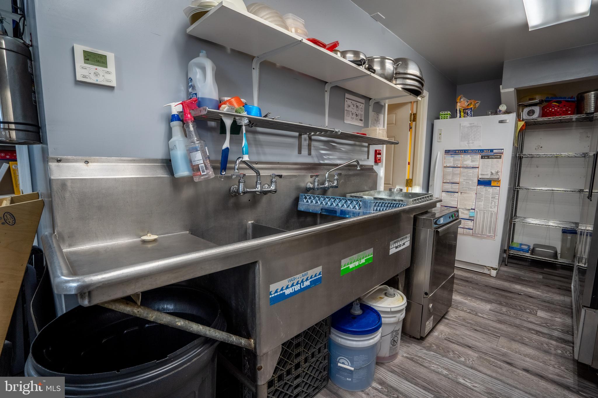 DENT HILL - Commercial Lease