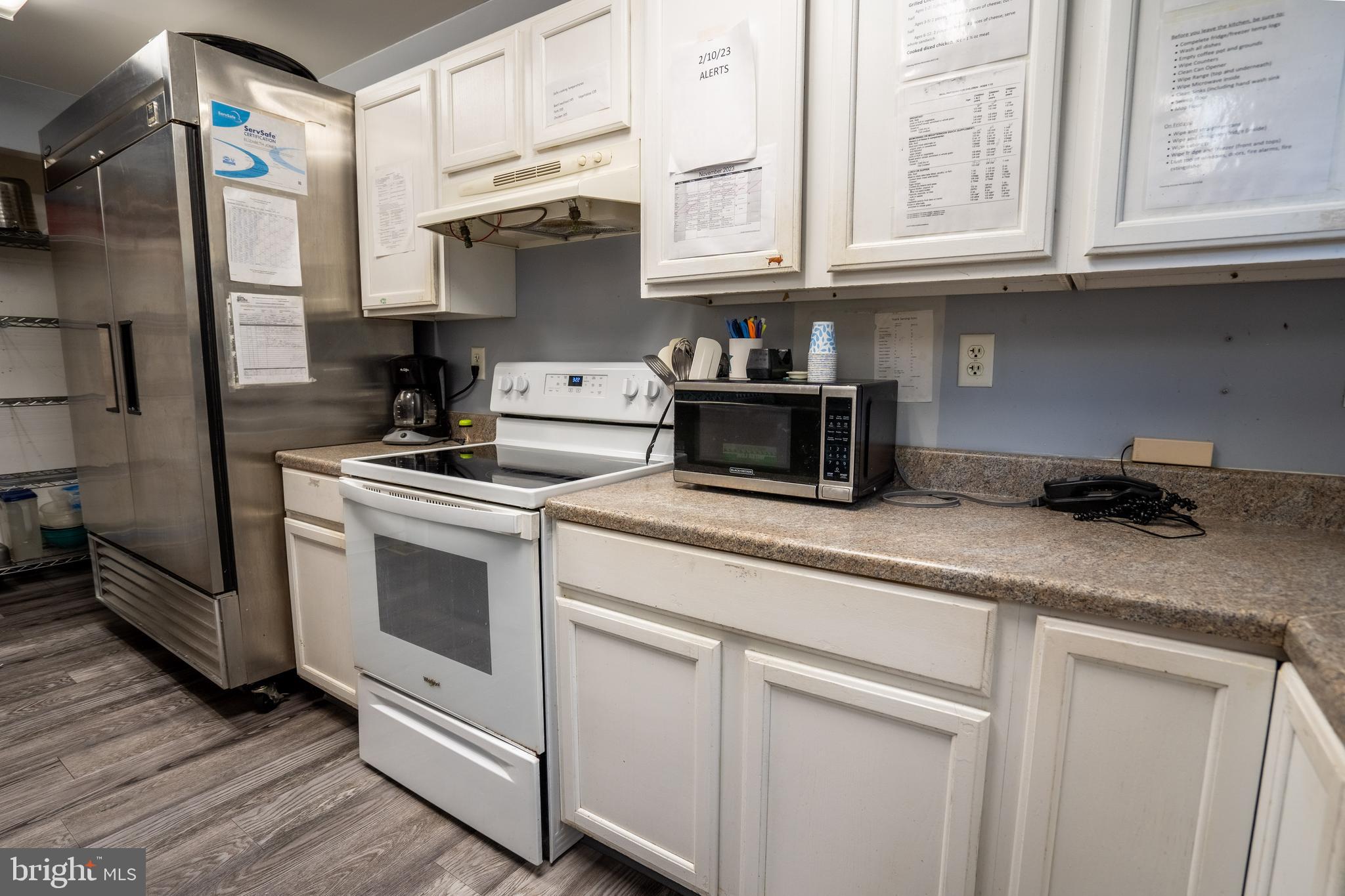 DENT HILL - Commercial Lease