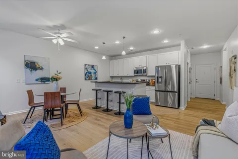 2665 Prosperity Avenue Unit 104, Fairfax, VA MLS: VAFX2291830