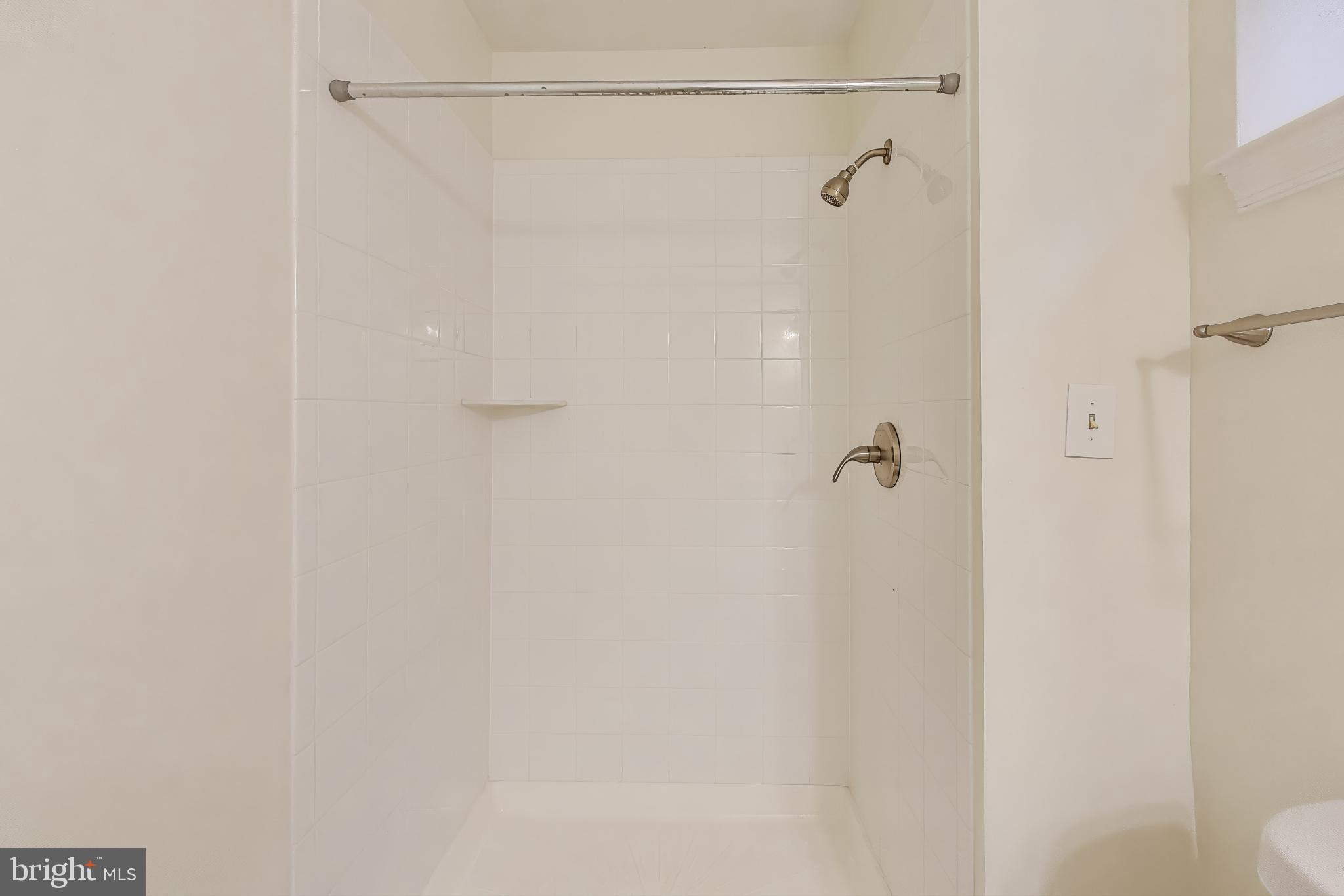 PT BETHESDA OUT RES 1 - Residential Lease