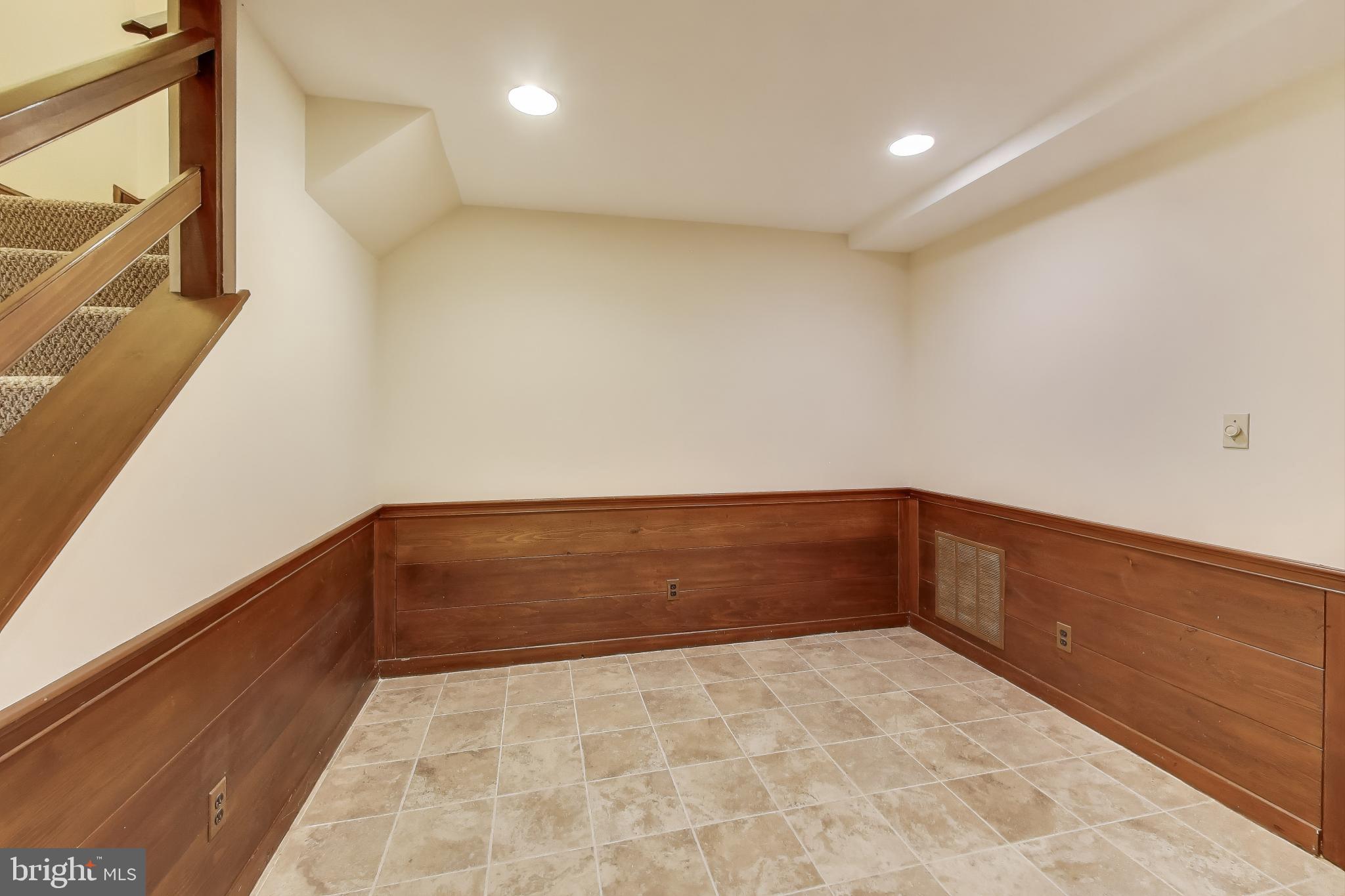 PT BETHESDA OUT RES 1 - Residential Lease