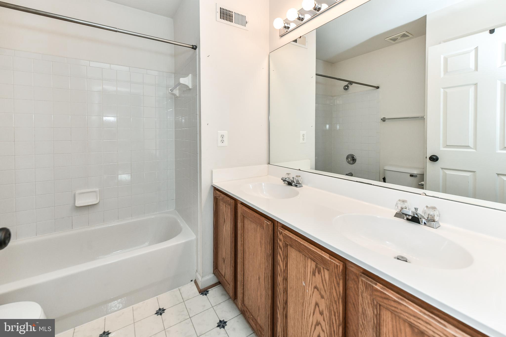 POTOMAC STATION - Residential Lease