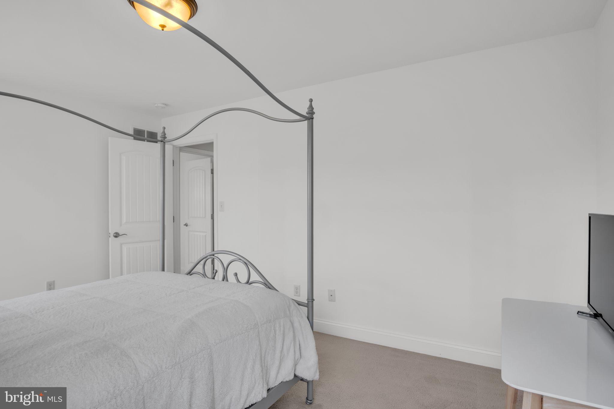 DANBURY GLEN - Residential