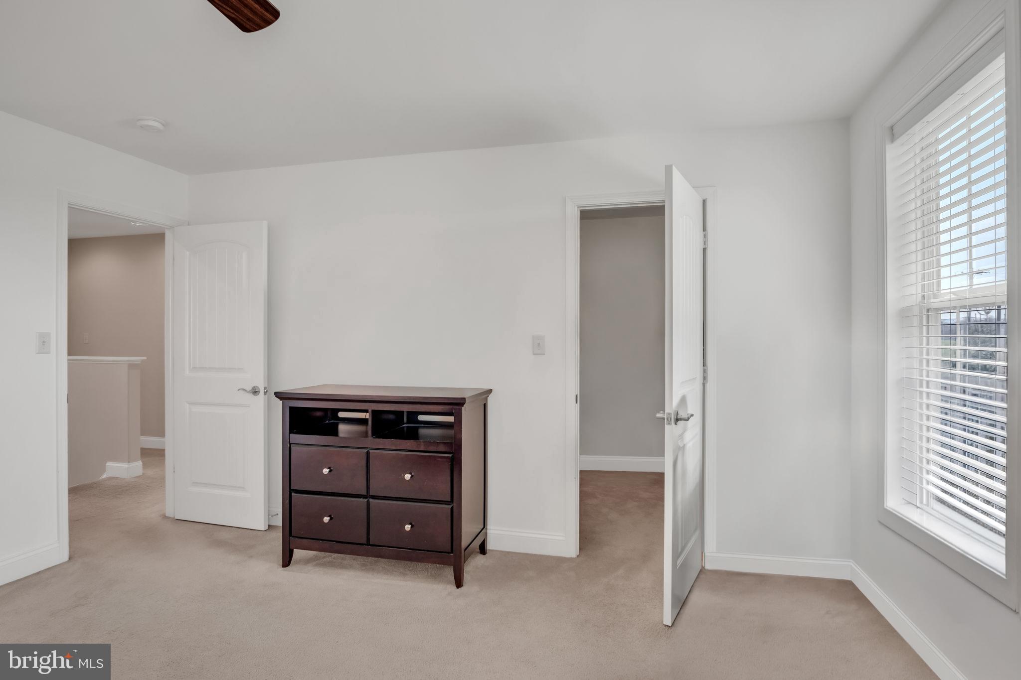 DANBURY GLEN - Residential
