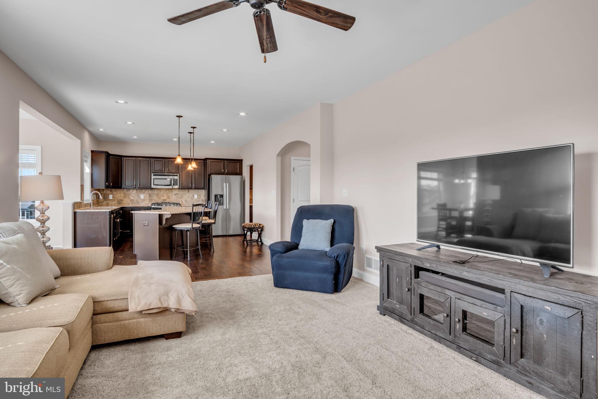 DANBURY GLEN - Residential