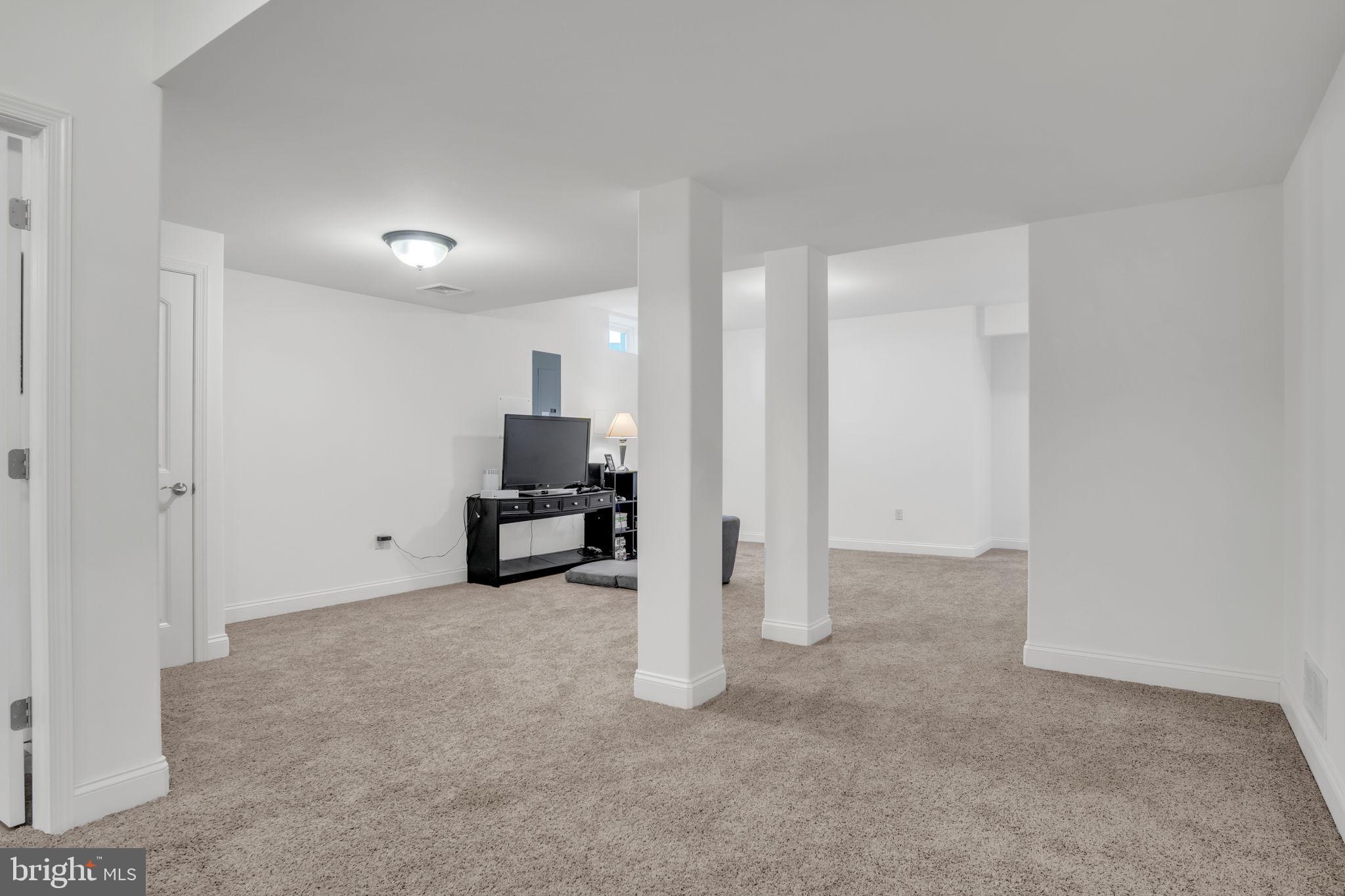 DANBURY GLEN - Residential
