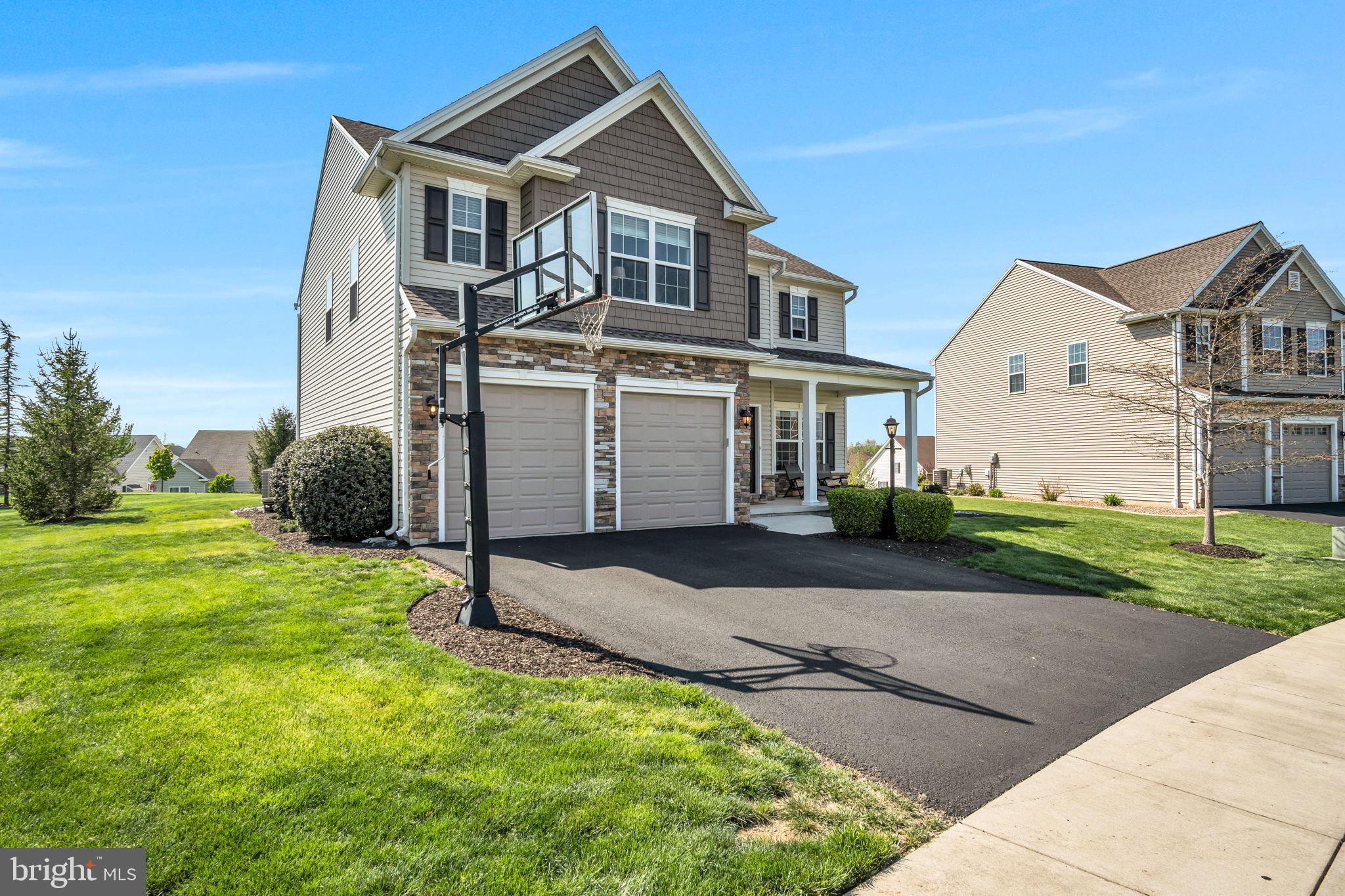 DANBURY GLEN - Residential