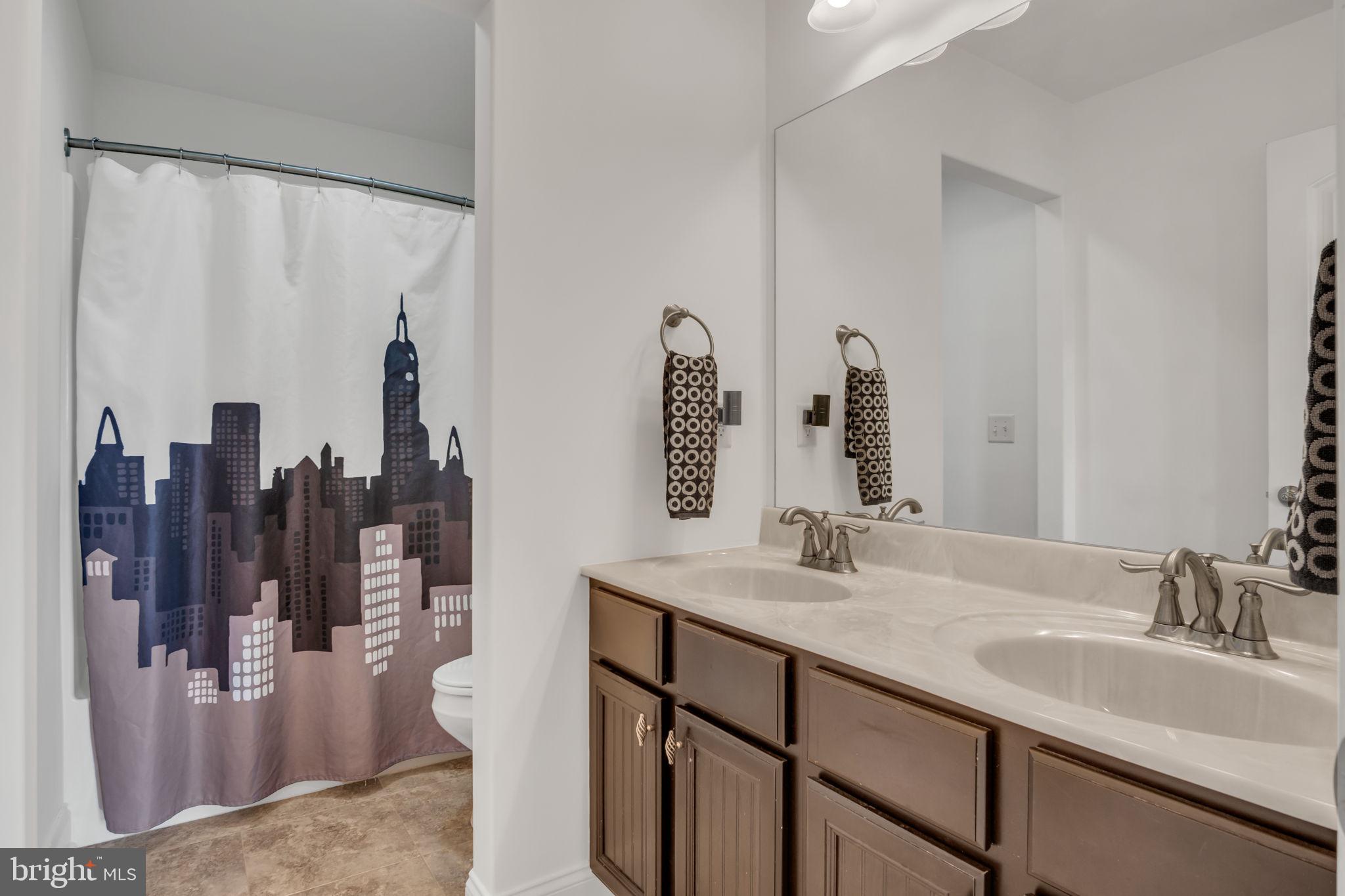 DANBURY GLEN - Residential