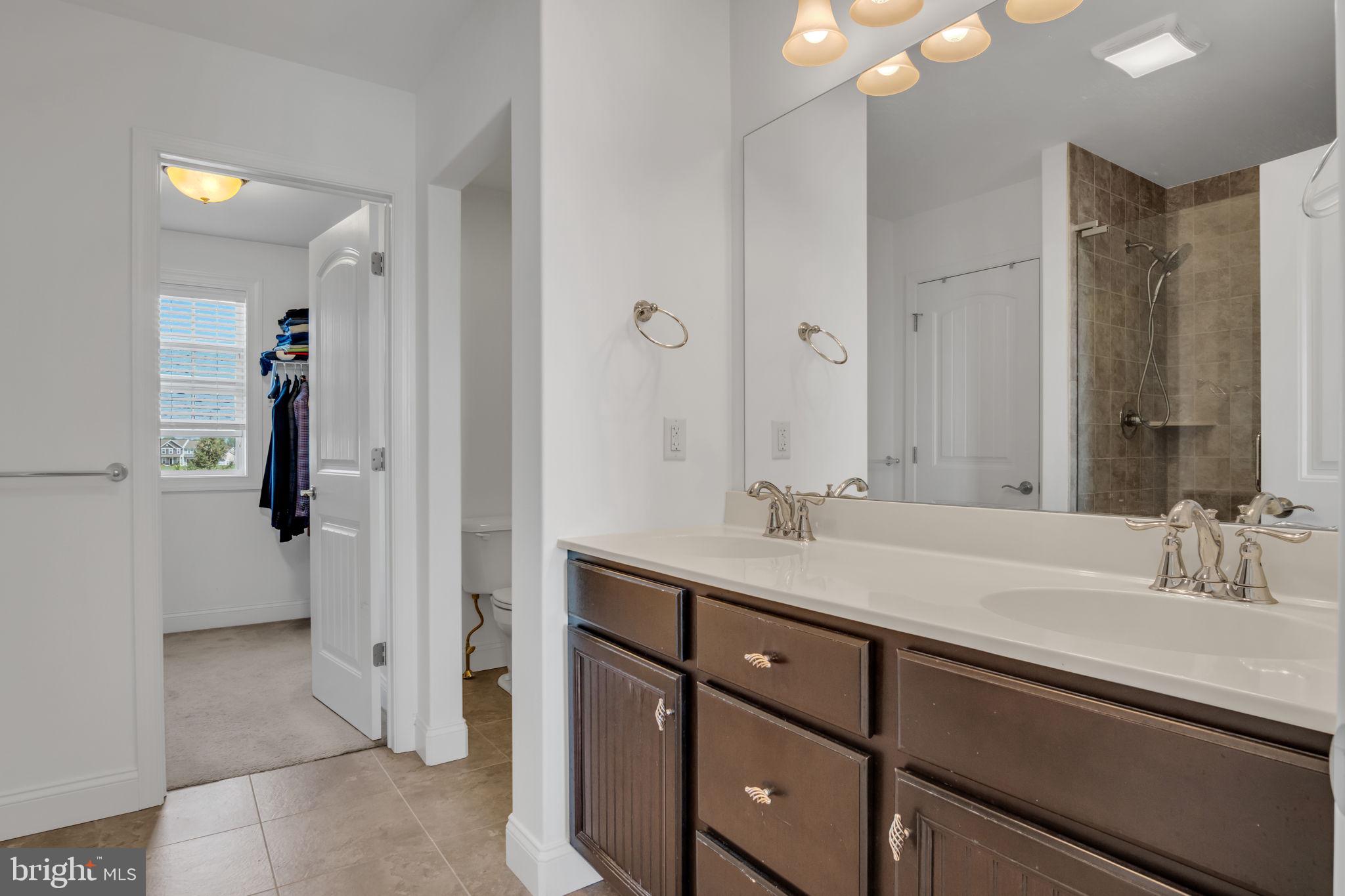 DANBURY GLEN - Residential